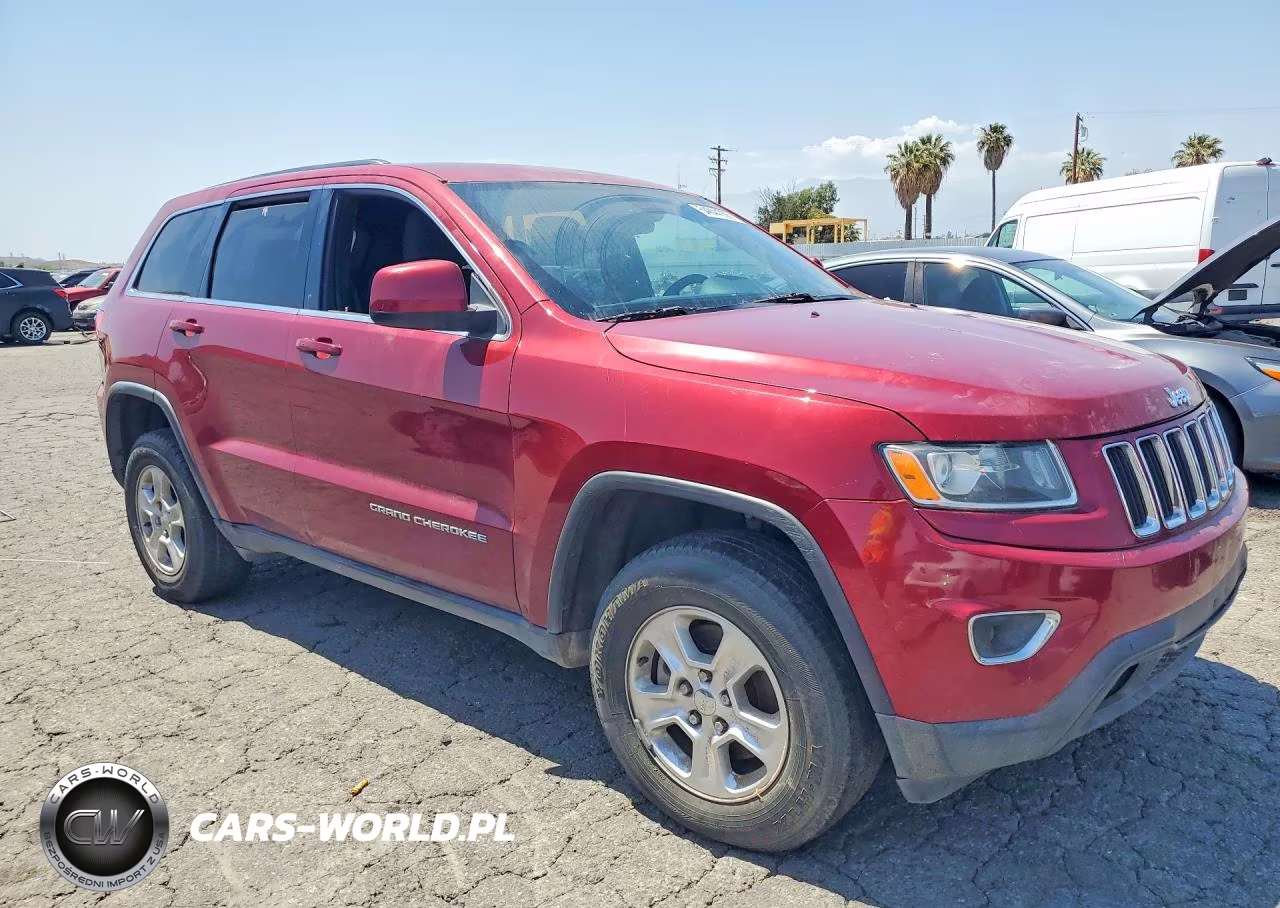 2015 Jeep Grand Cherokee Laredo VIN:1C4RJFAG5FC924282 - 4