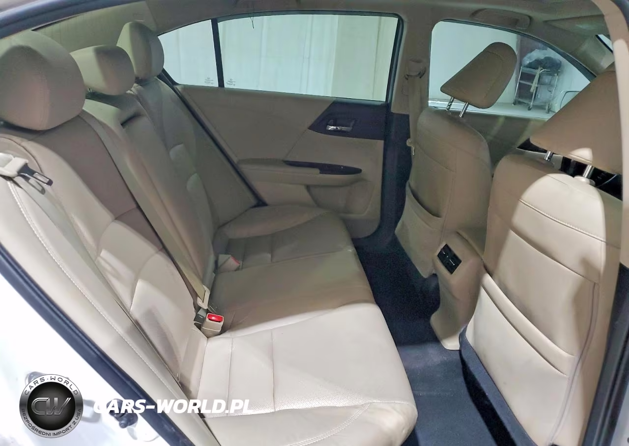 2017 Honda Accord Touring VIN:1HGCR3F9XHA042094 - 10