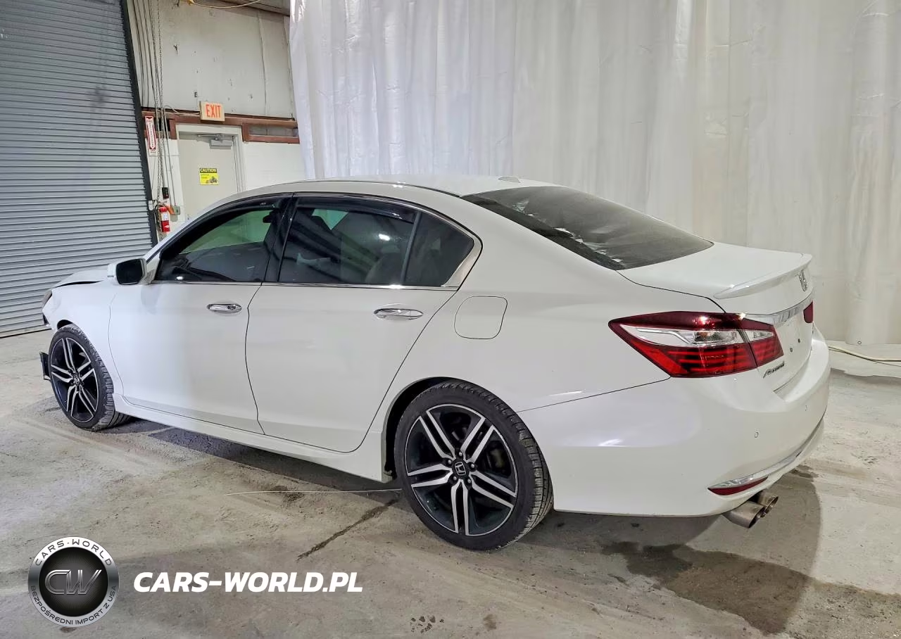 2017 Honda Accord Touring VIN:1HGCR3F9XHA042094 - 2
