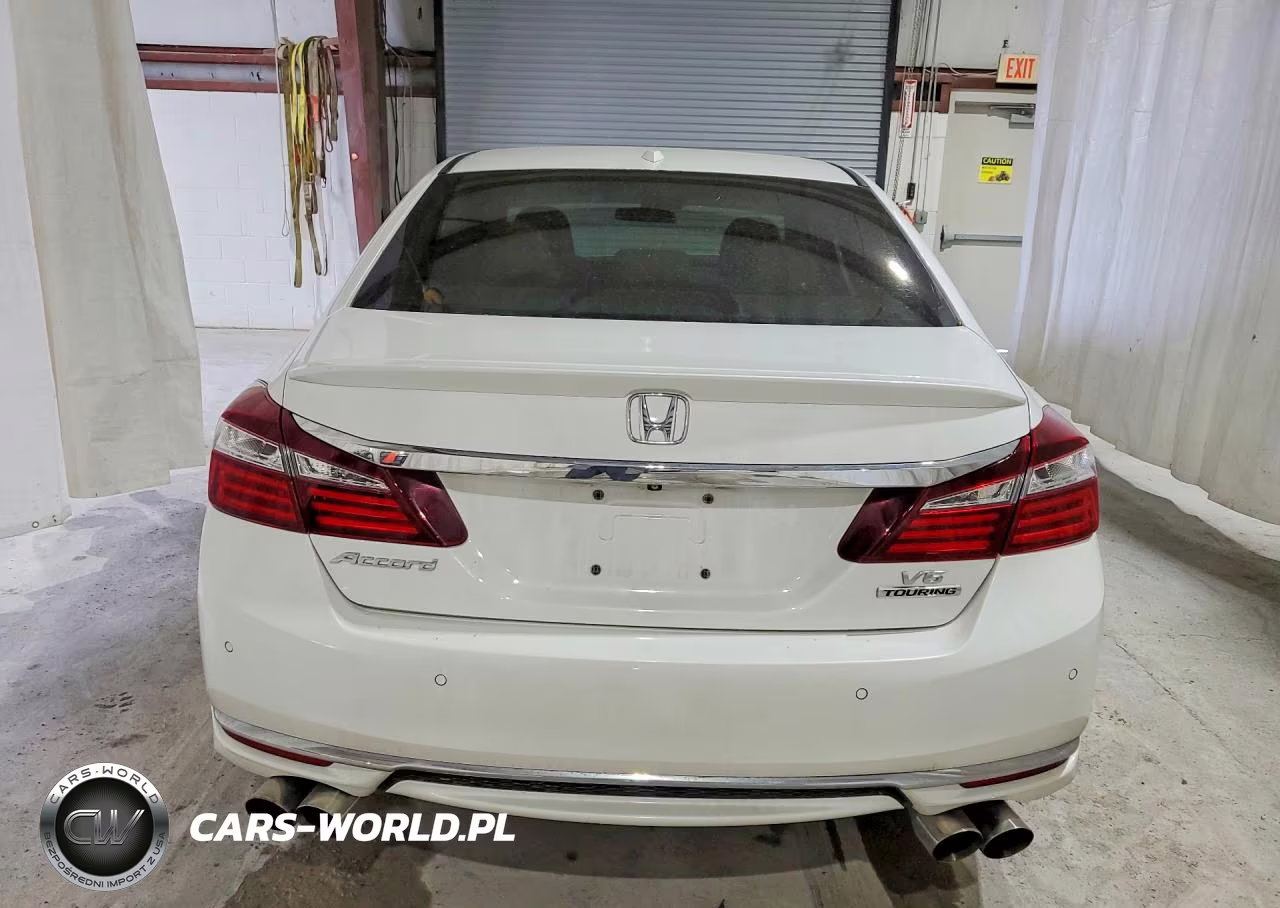 2017 Honda Accord Touring VIN:1HGCR3F9XHA042094 - 6