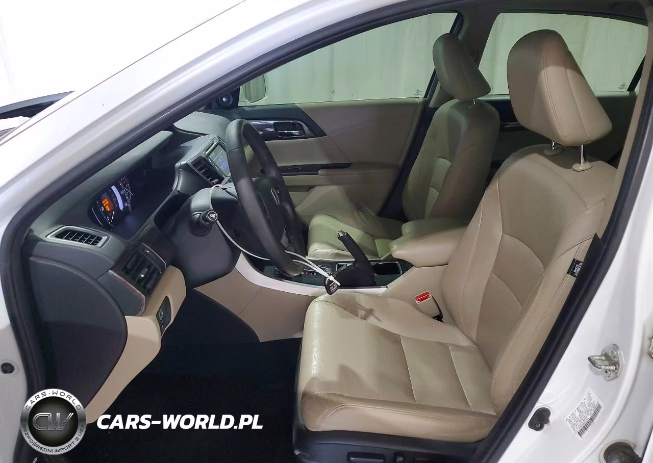 2017 Honda Accord Touring VIN:1HGCR3F9XHA042094 - 7