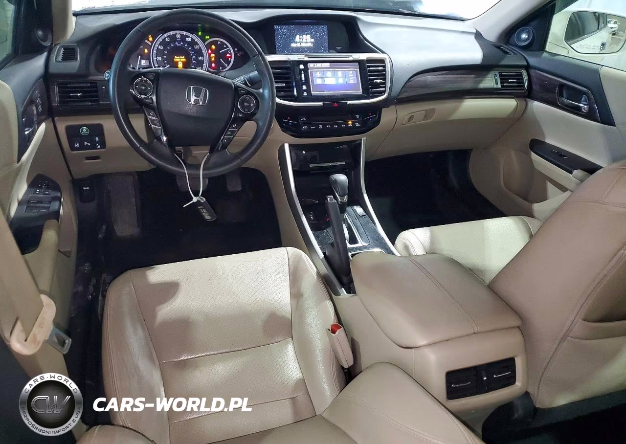 2017 Honda Accord Touring VIN:1HGCR3F9XHA042094 - 8