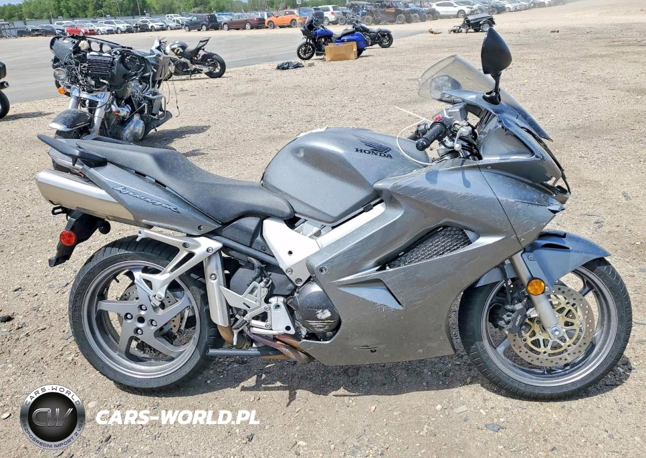 2008 Honda Vfr800