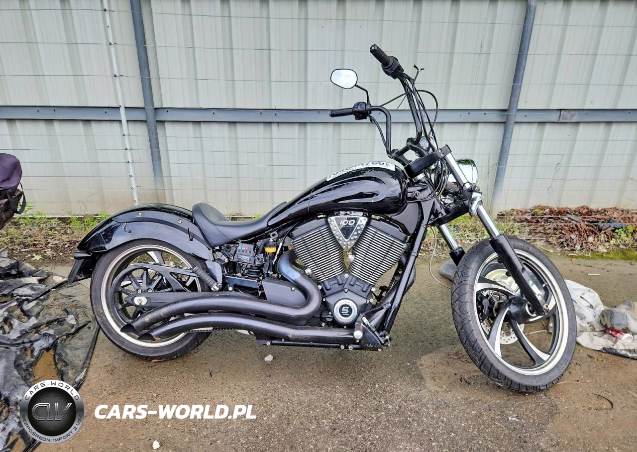 2010 Victory Motorcycles Vegas 8-Ball – zdjęcie 1 z 10