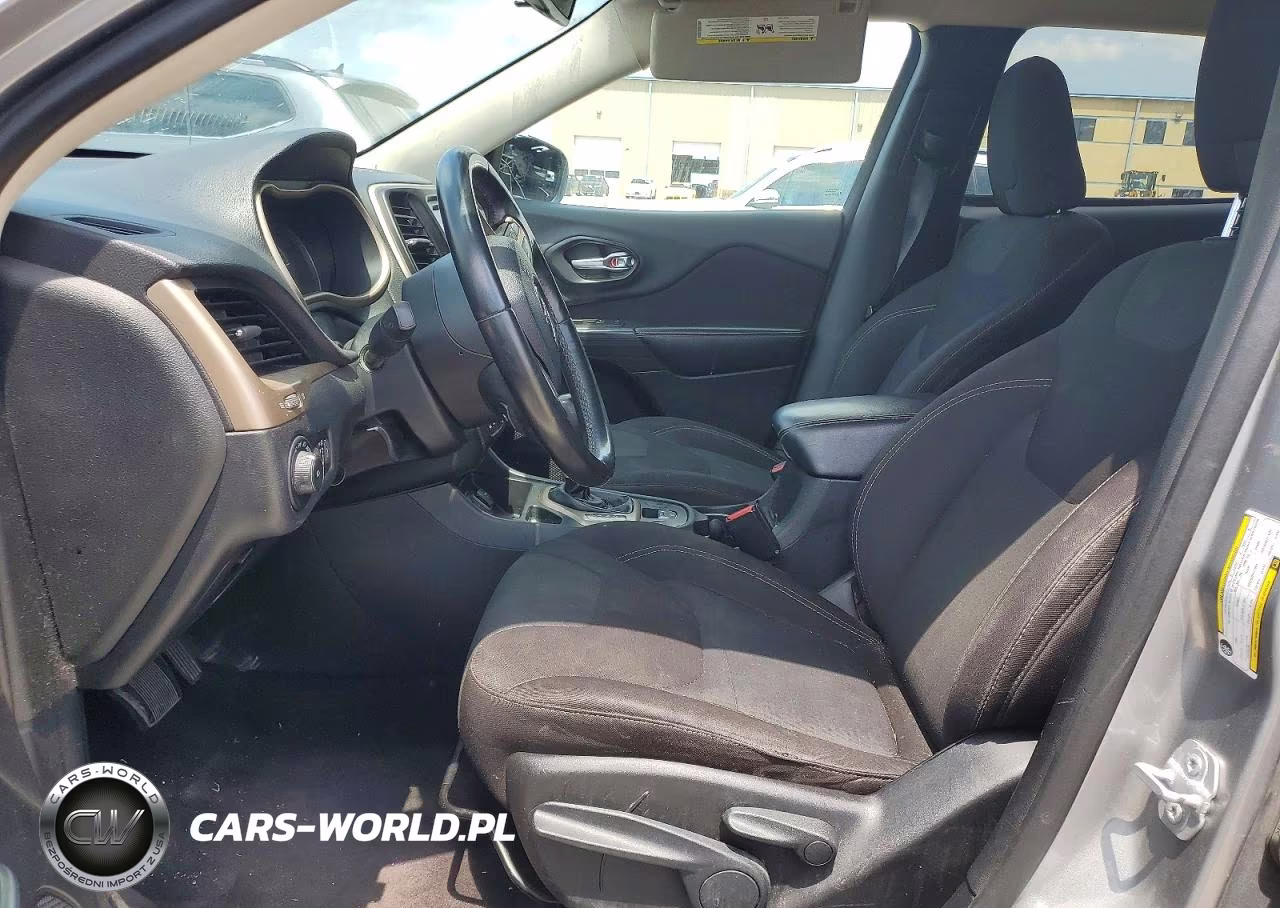 2016 Jeep Cherokee Latitude VIN:1C4PJLCB0GW264059 - 7