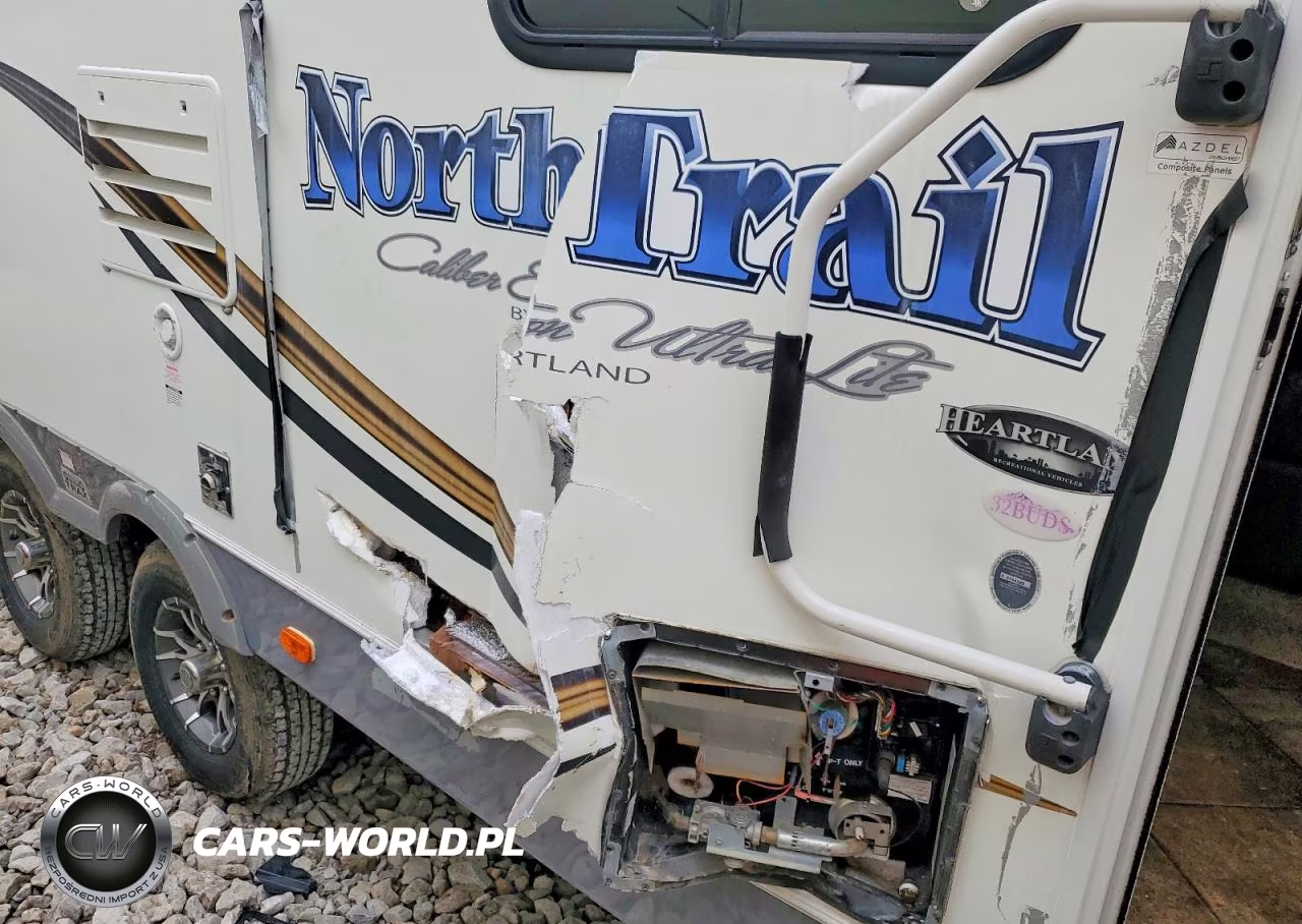 2013 Heartland North Trail Camper VIN:5SFNB3526DE260016 - 9