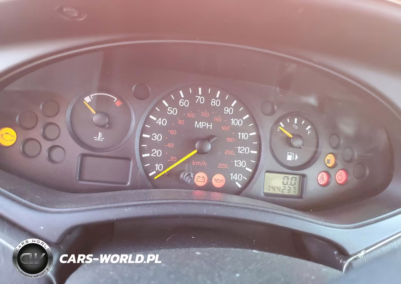 2000 Ford Focus Lx VIN:1FAFP33P2YW402214 - 9