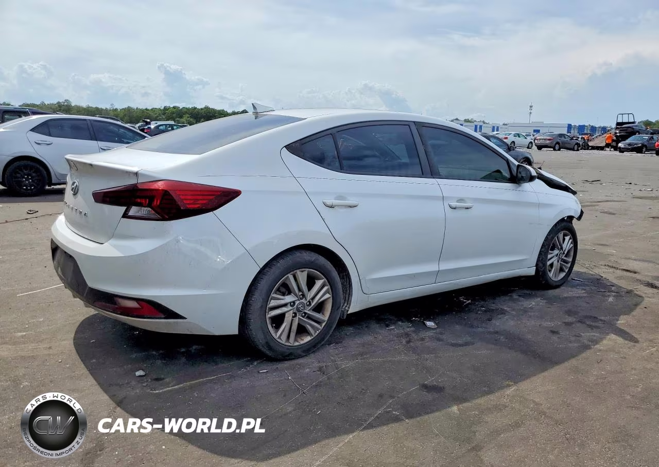 2019 Hyundai Elantra Sel VIN:5NPD84LF0KH439495 - 3