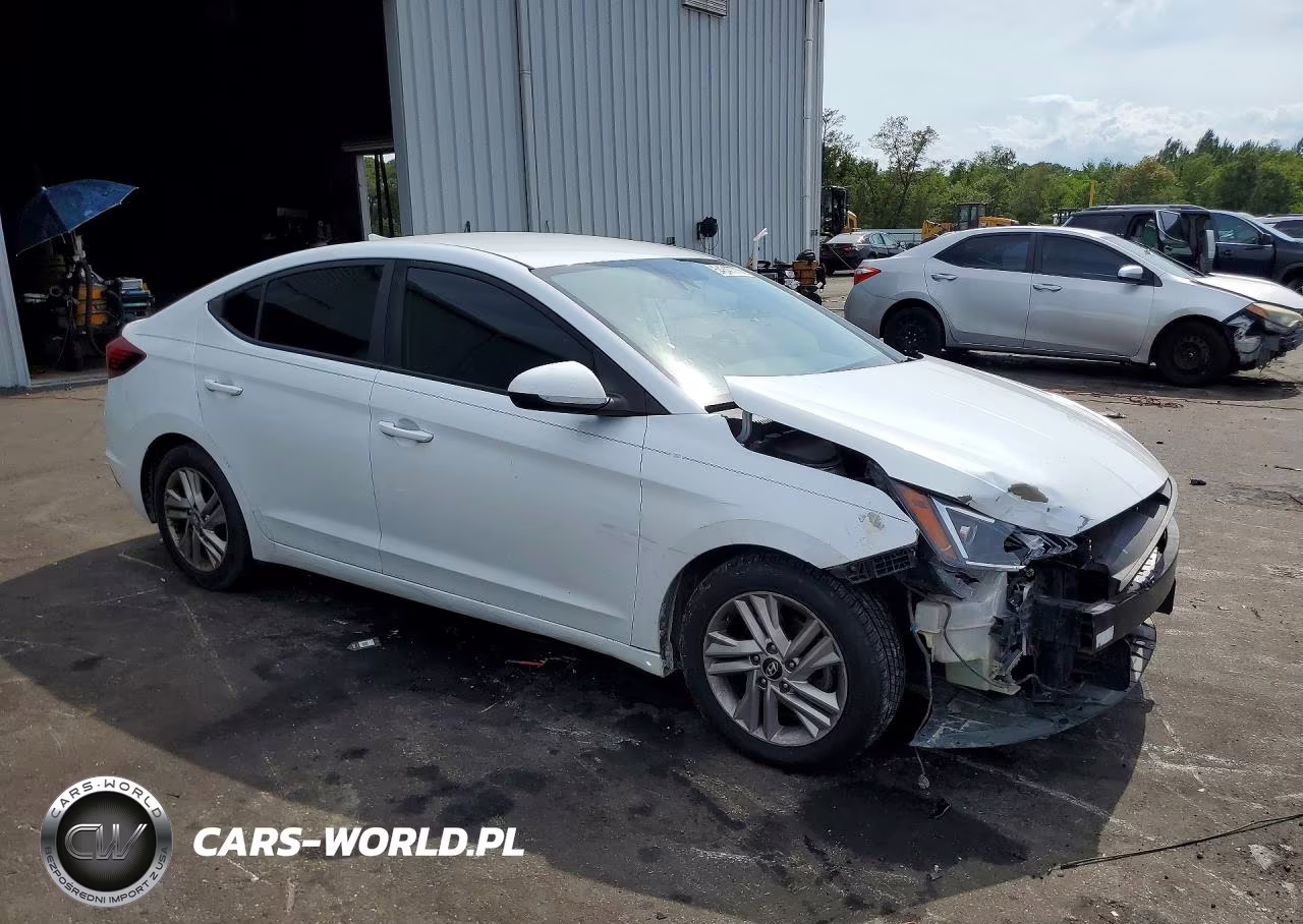 2019 Hyundai Elantra Sel VIN:5NPD84LF0KH439495 - 4