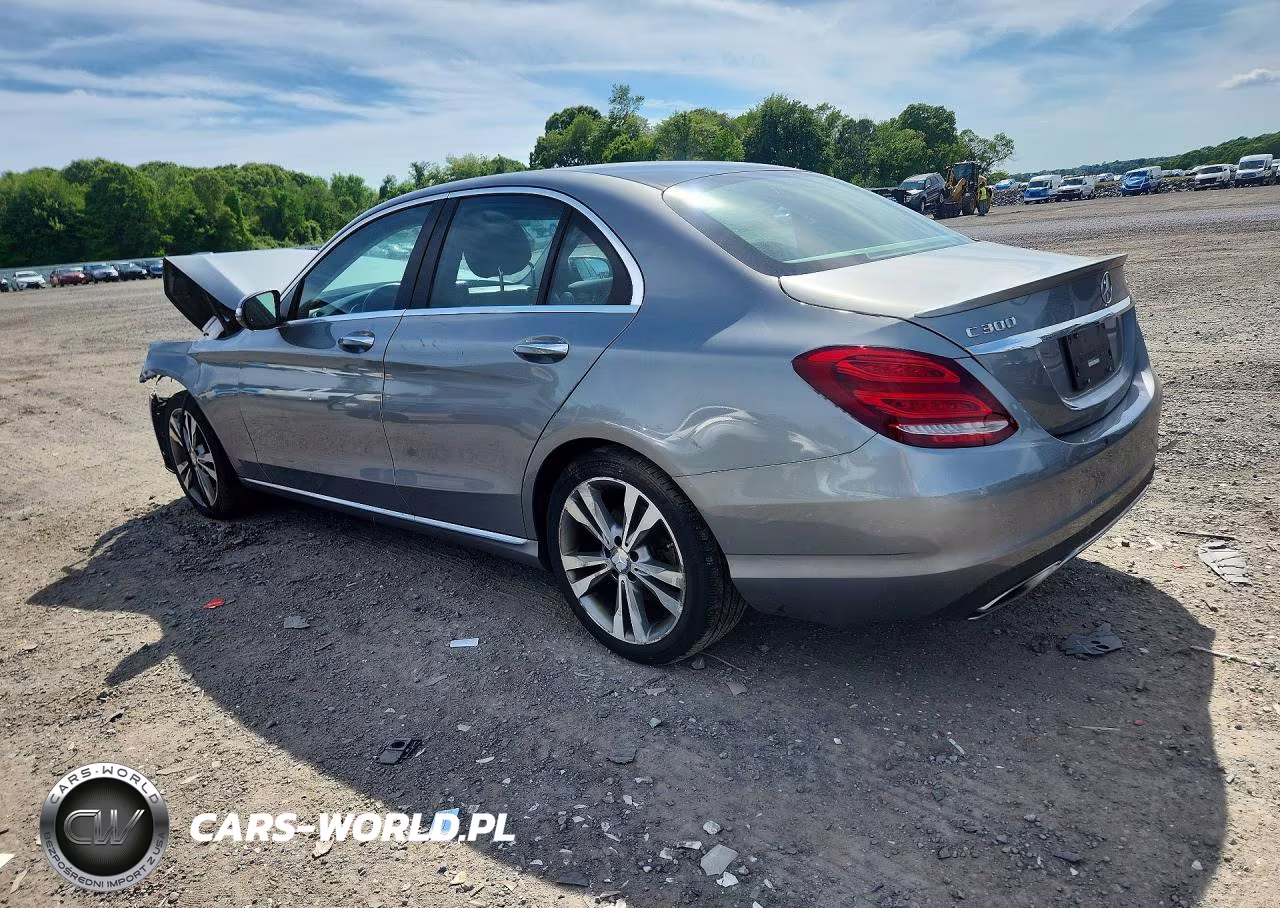 2015 Mercedes-Benz C 300 4Matic VIN:55SWF4KB0FU072372 - 2