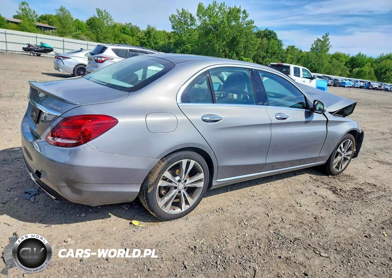 2015 Mercedes-Benz C 300 4Matic VIN:55SWF4KB0FU072372 - 3