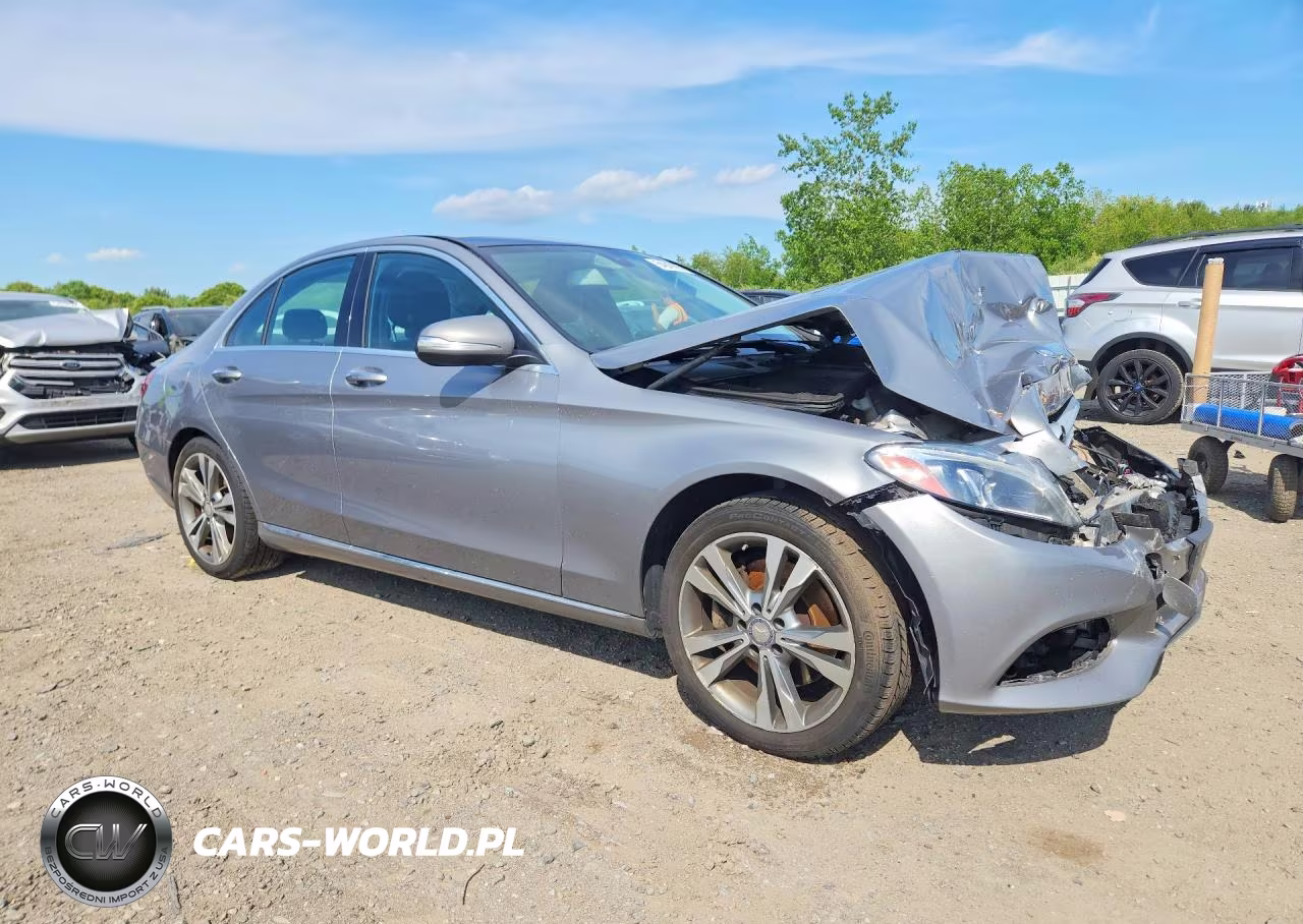 2015 Mercedes-Benz C 300 4Matic VIN:55SWF4KB0FU072372 - 4