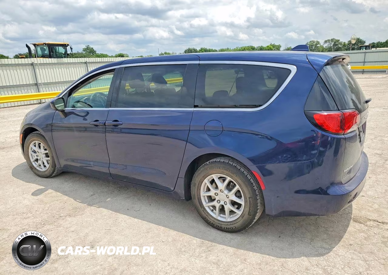 2017 Chrysler Pacifica Touring VIN:2C4RC1DG9HR553744 - 2