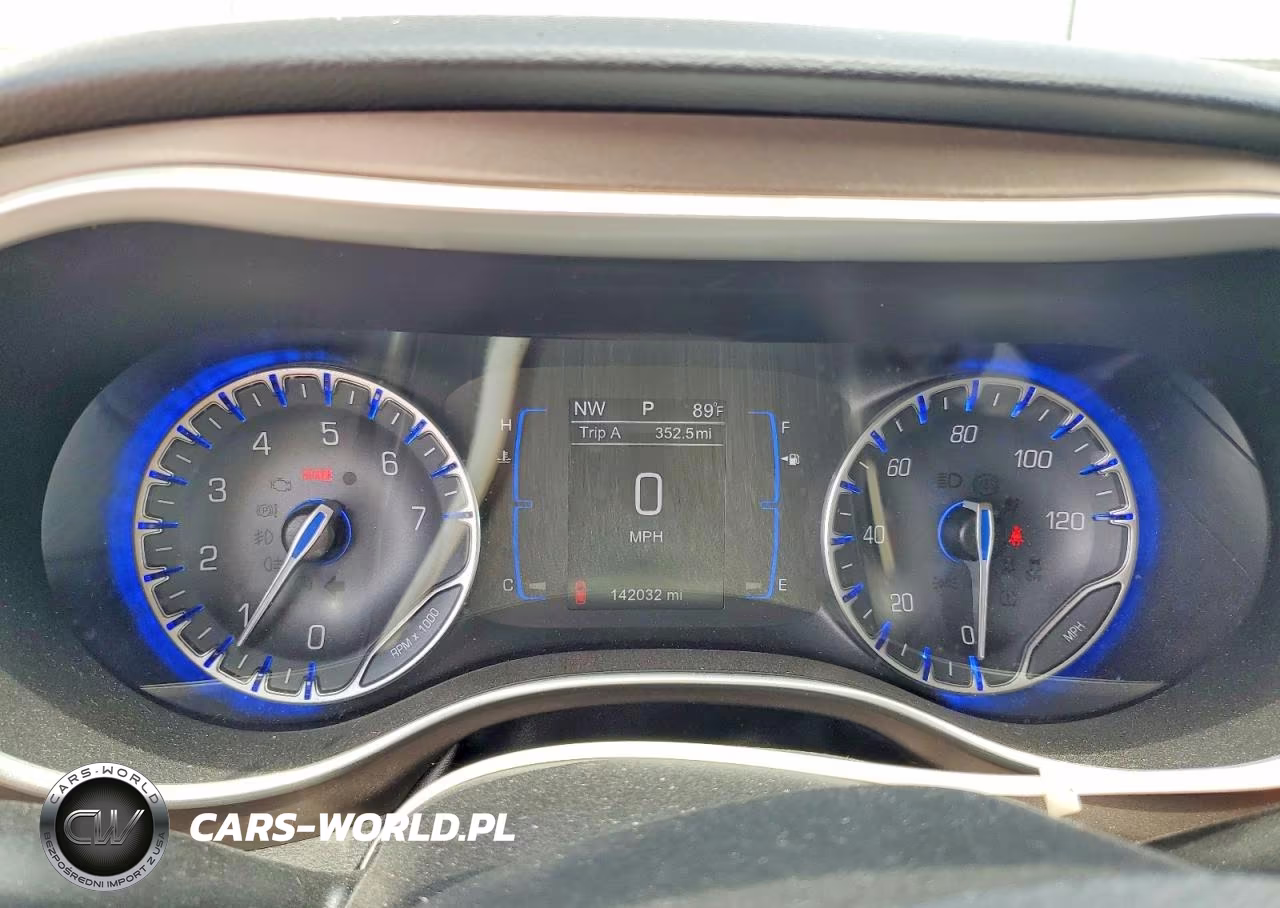 2017 Chrysler Pacifica Touring VIN:2C4RC1DG9HR553744 - 9