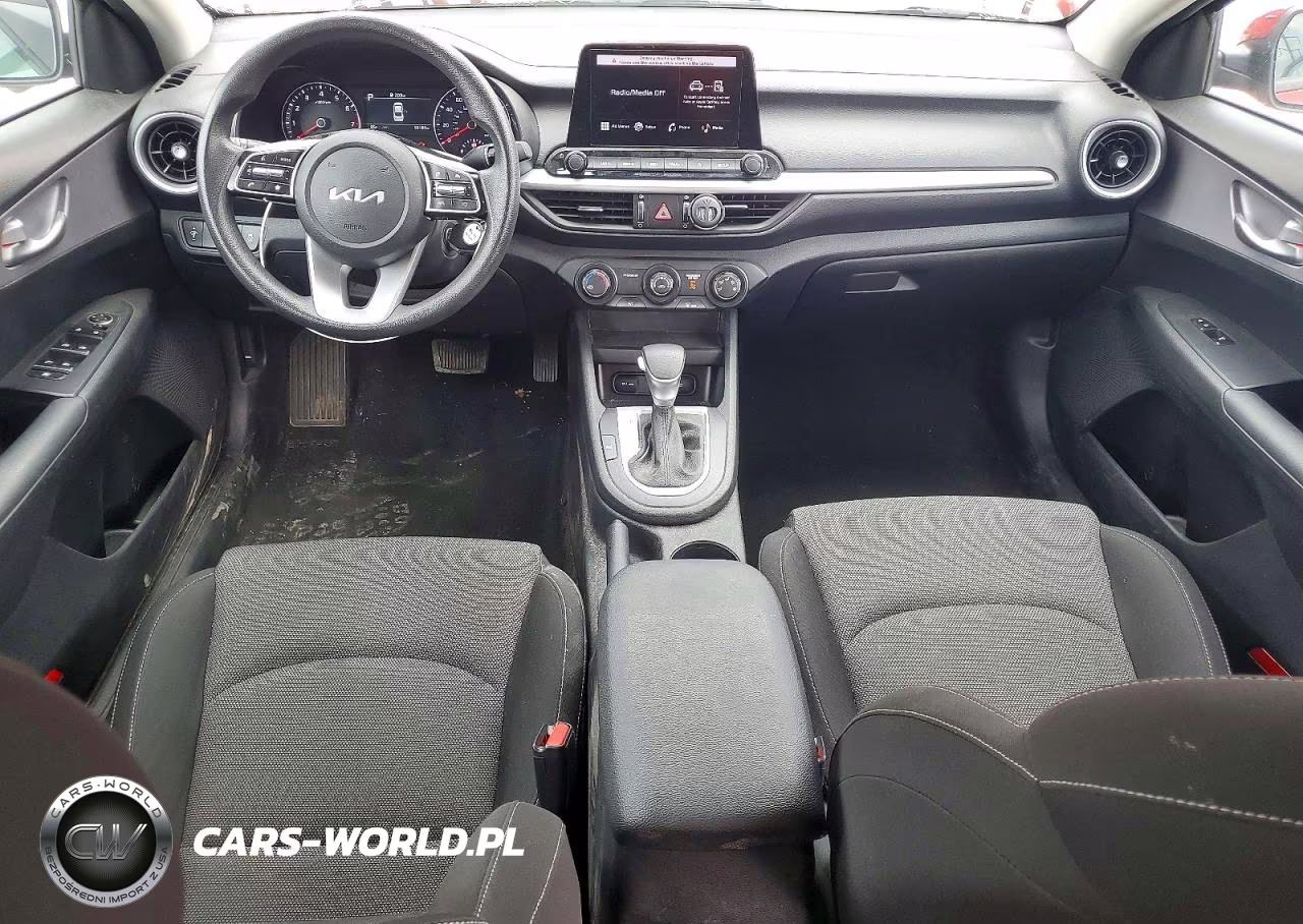 2024 Kia Forte Lxs VIN:3KPF24AD9RE701444 - 8