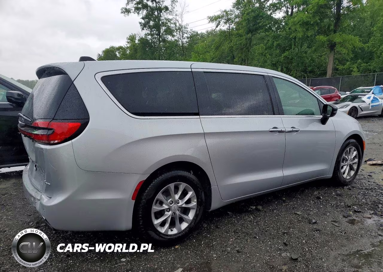 2026 Chrysler Pacifica Limited VIN:2C4RC1GG5TR262257 - 3