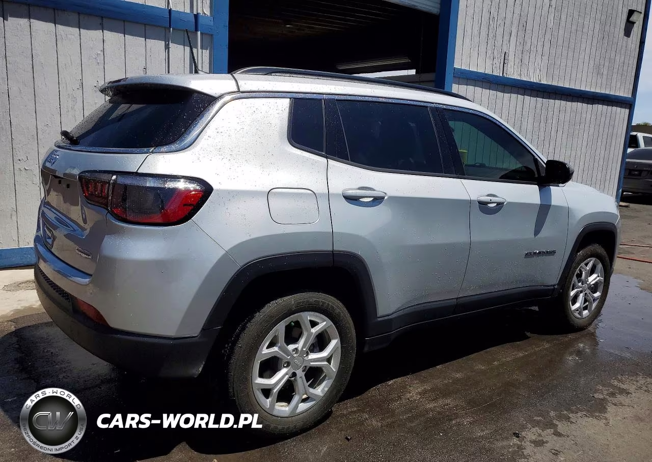 2024 Jeep Compass Latitude VIN:3C4NJDBN0RT115636 - 3