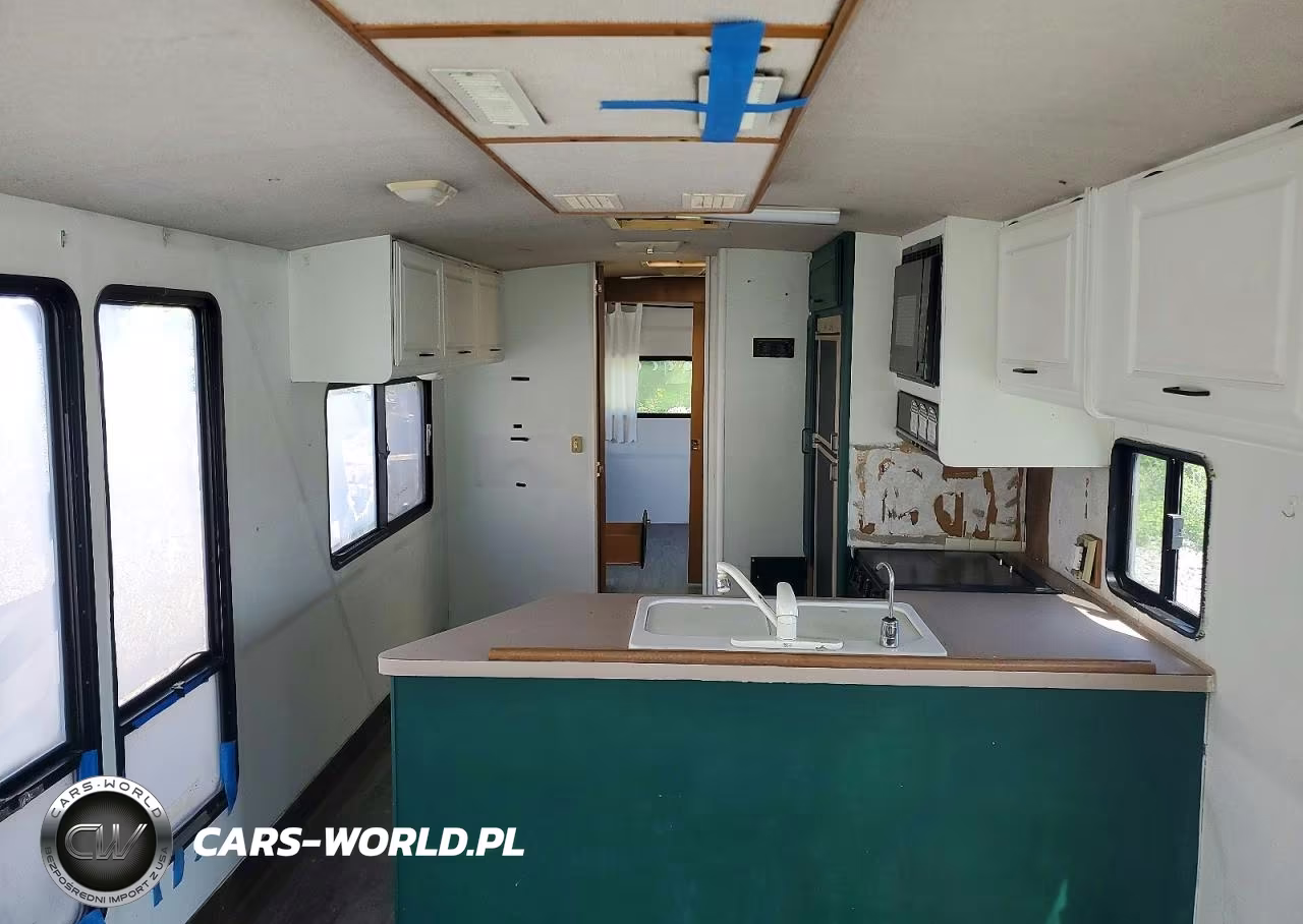 1996 Bounder Motorhome VIN:3FCMF53G9TJA03990 - 6