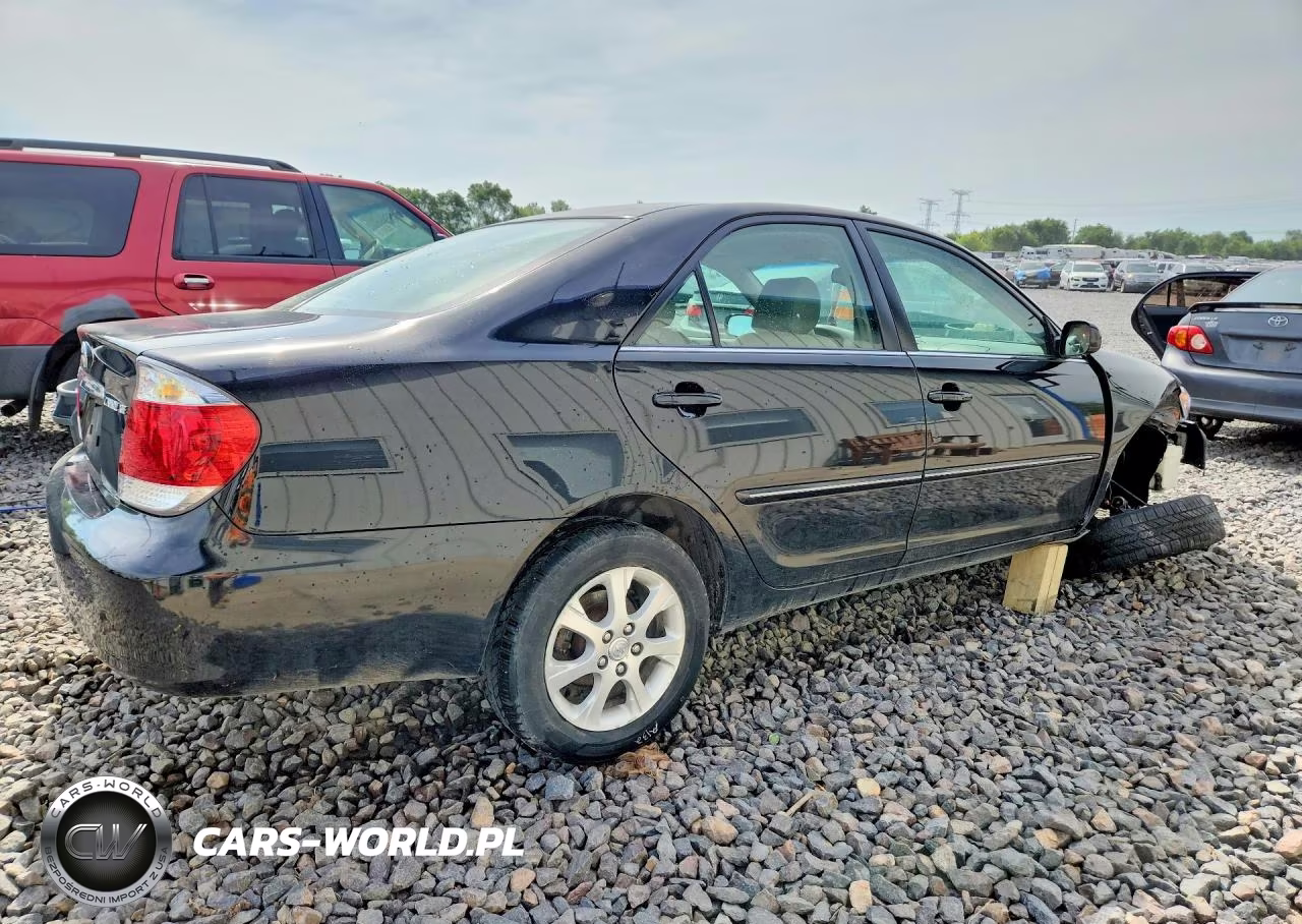 2005 Toyota Camry Xle VIN:4T1BE30K45U097535 - 3