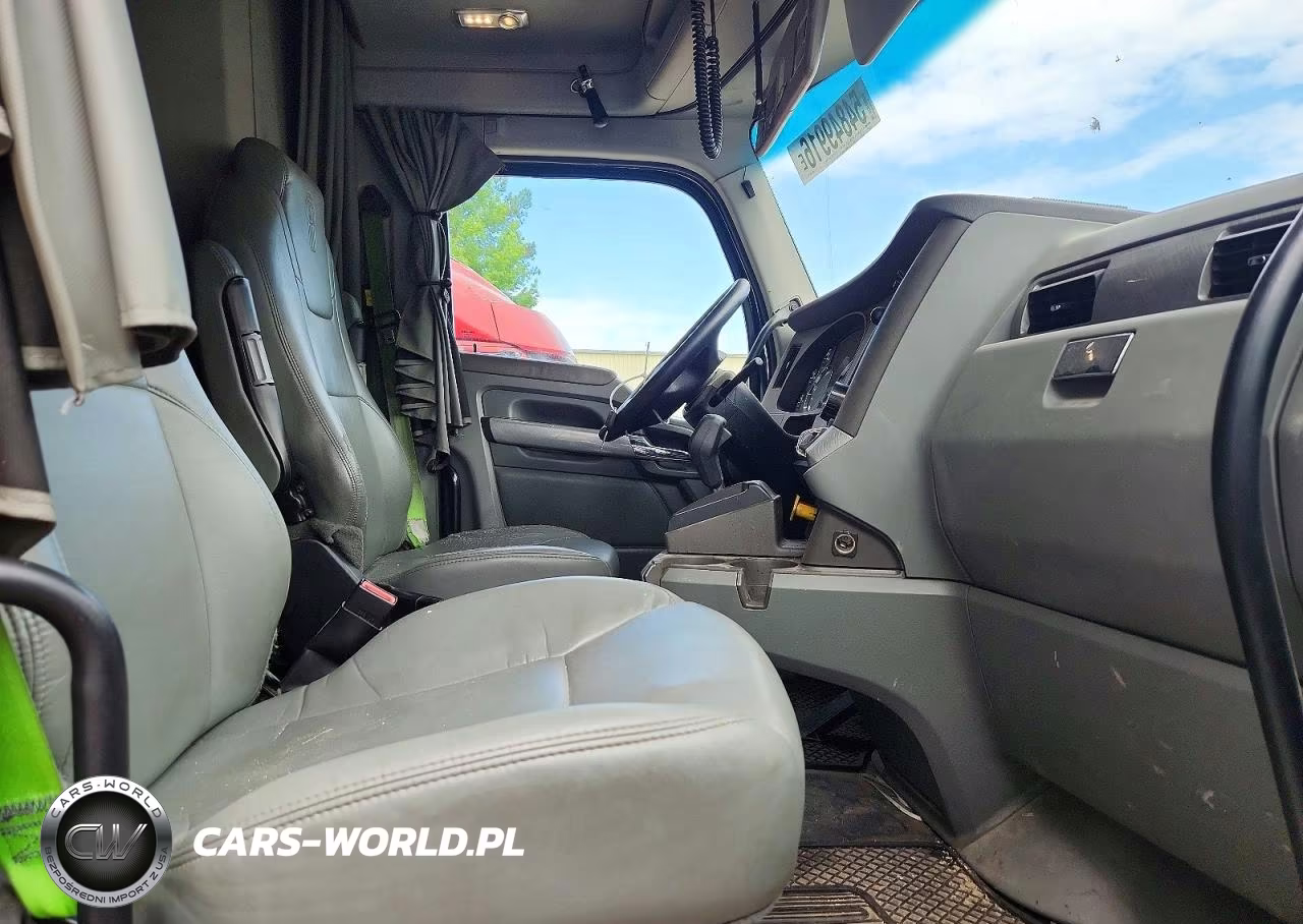 2018 Kenworth T680 Semi Truck VIN:1XKYDP9XXJJ186145 - 5