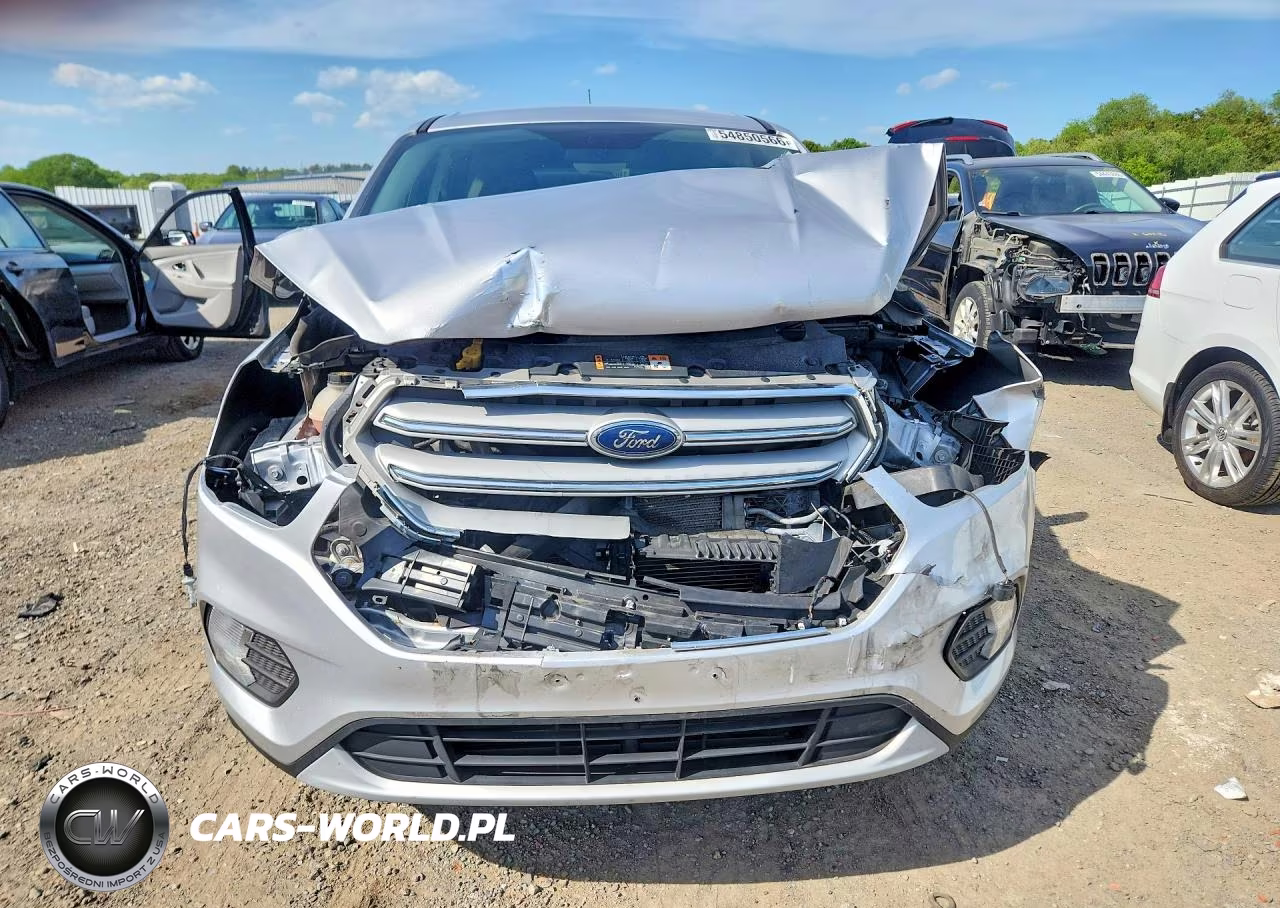 2019 Ford Escape Se VIN:1FMCU9GD4KUA27899 - 5