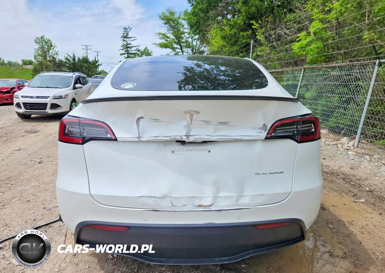 2021 Tesla Model Y VIN:5YJYGAEE1MF263579 - 6