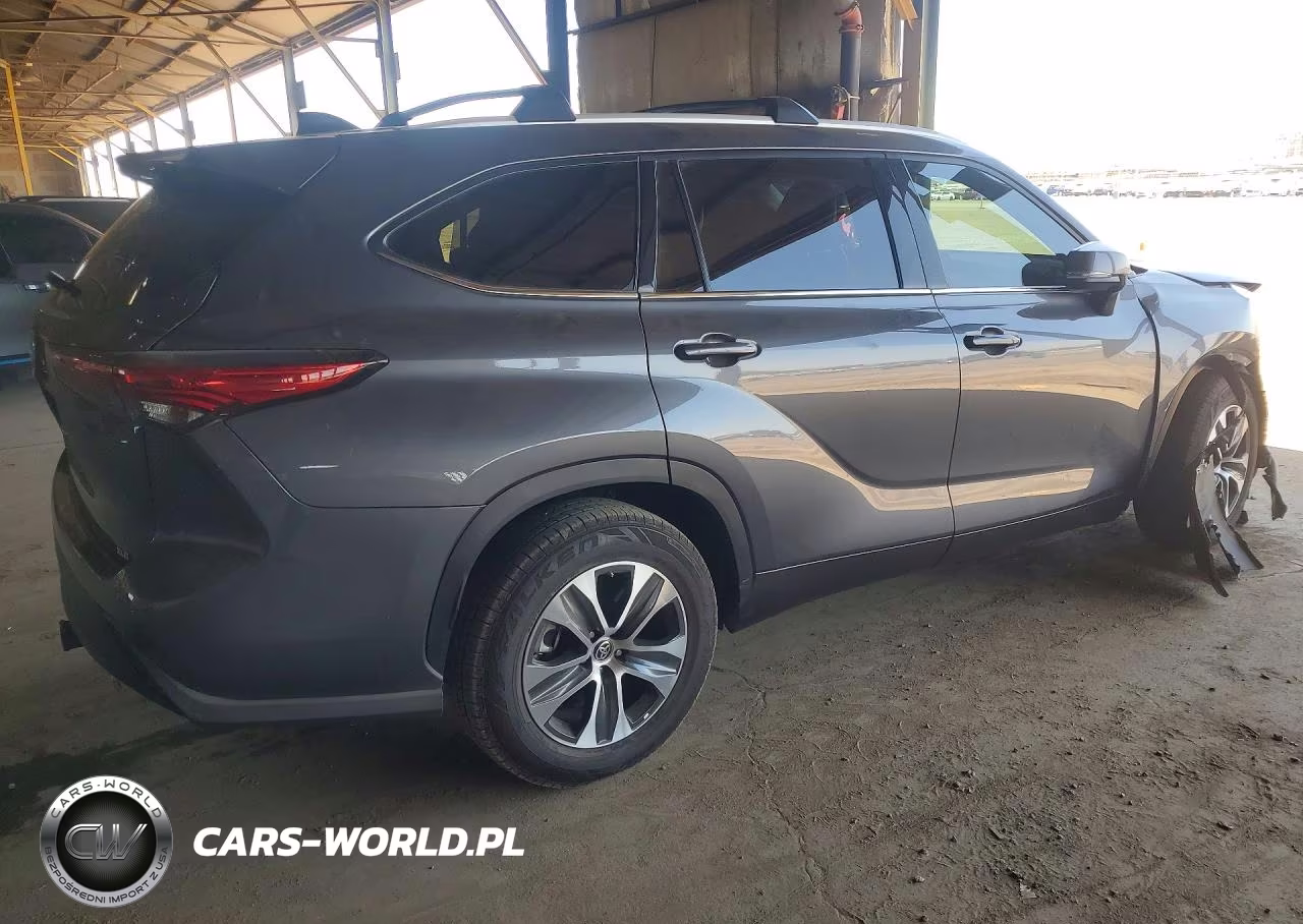 2022 Toyota Highlander Xle VIN:5TDGZRAH9NS131638 - 3