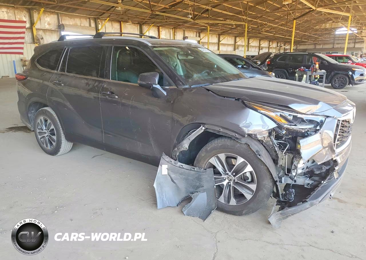 2022 Toyota Highlander Xle VIN:5TDGZRAH9NS131638 - 4