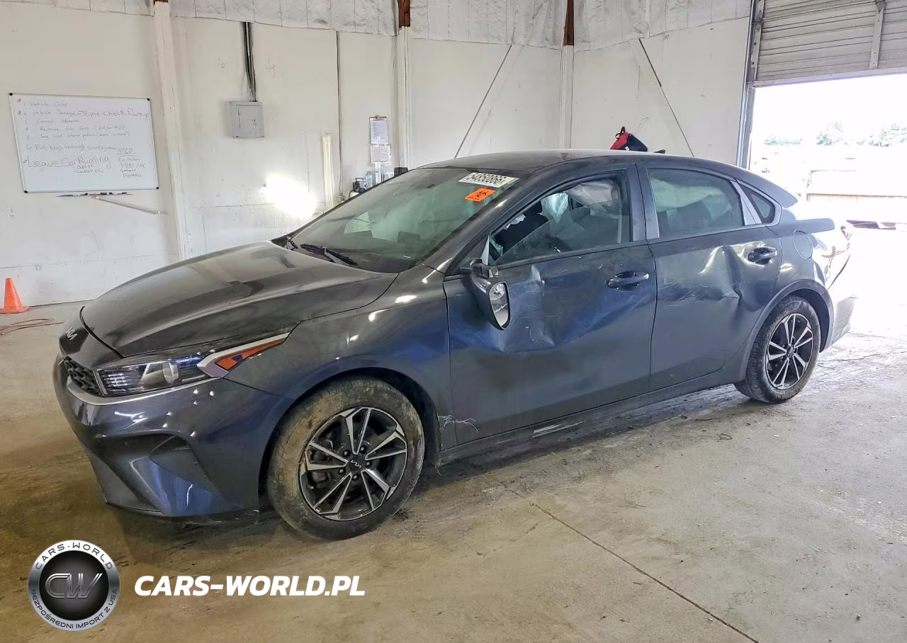 2024 Kia Forte Lxs – zdjęcie 1 z 12