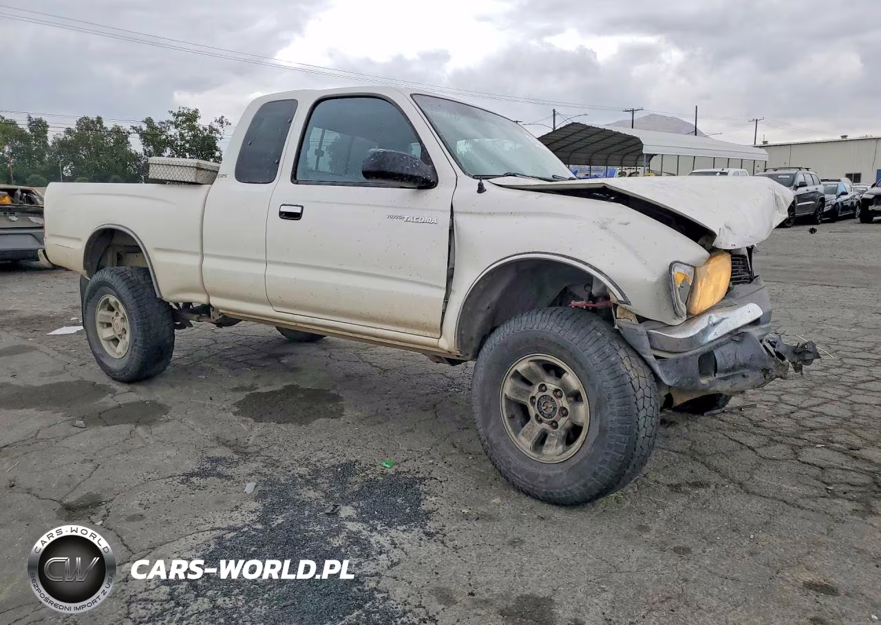 2000 Toyota Tacoma Xtracab VIN:5TEWM72N7YZ698683 - 4