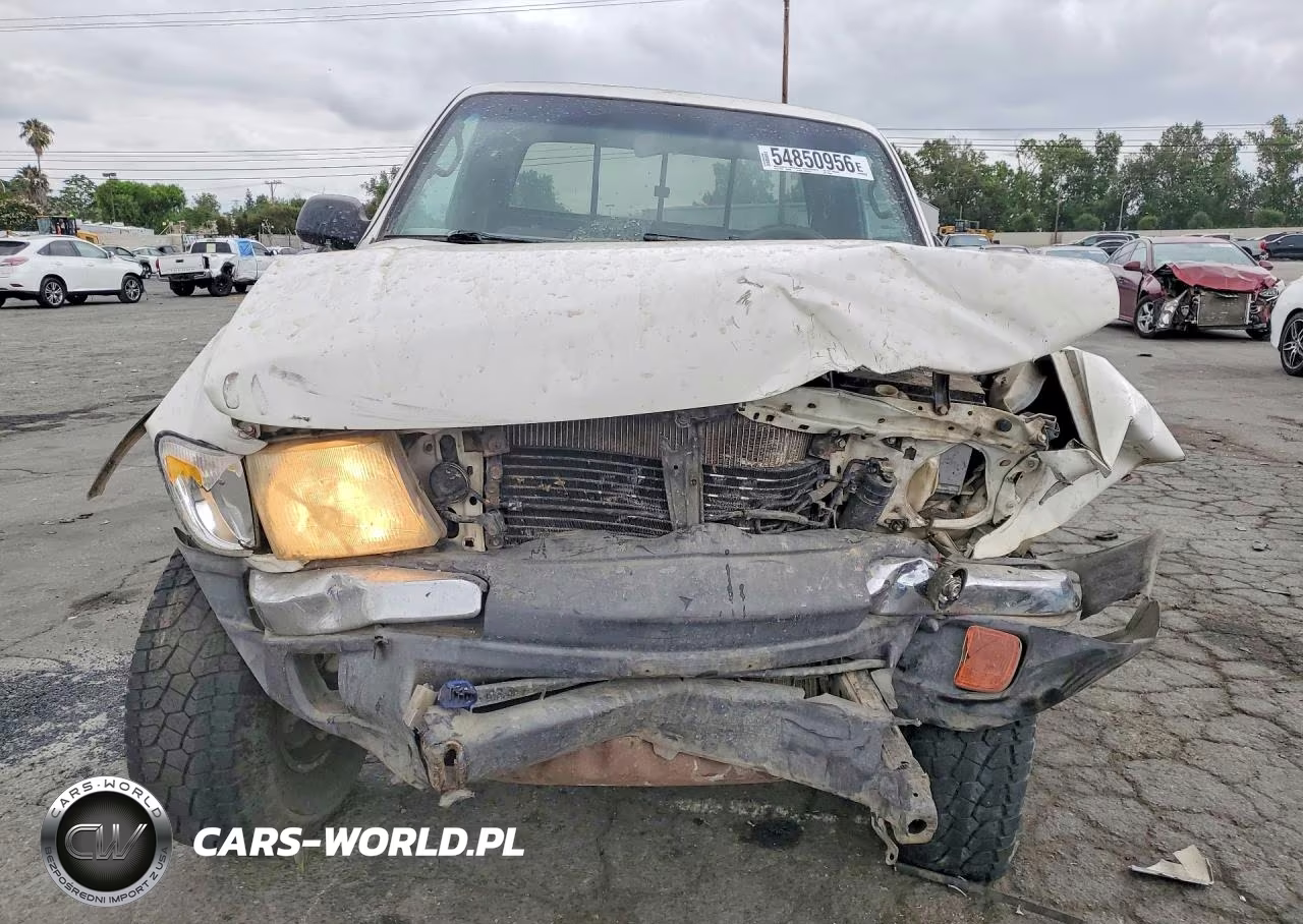 2000 Toyota Tacoma Xtracab VIN:5TEWM72N7YZ698683 - 5