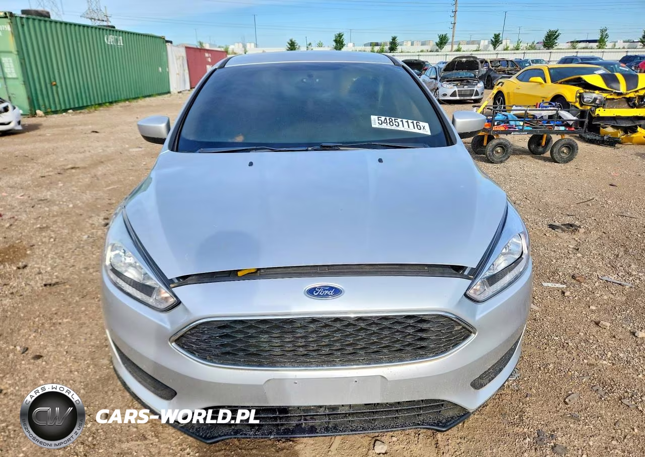 2018 Ford Focus Se VIN:1FADP3K29JL257192 - 5