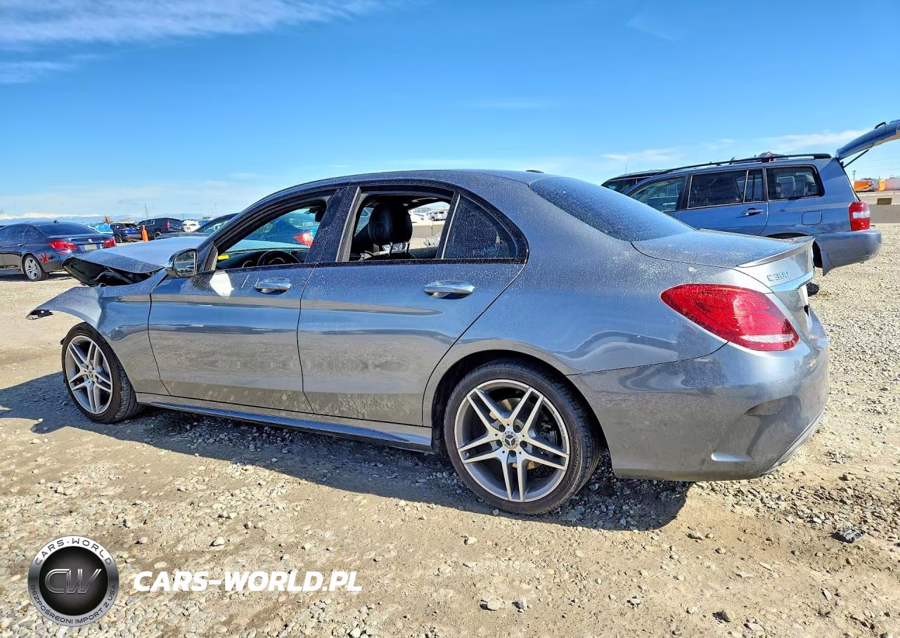 2018 Mercedes-Benz C 300 VIN:55SWF4JB3JU257235 - 2