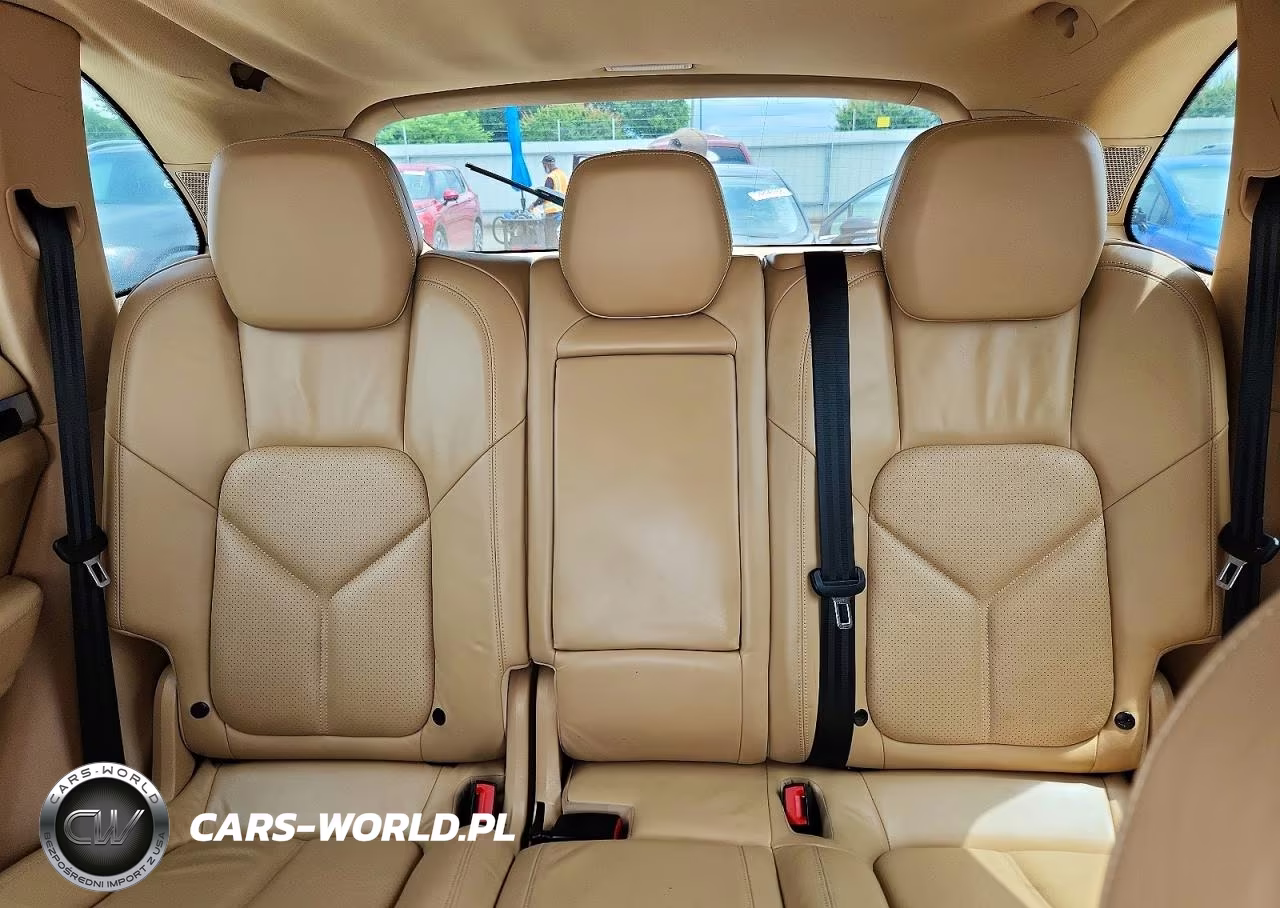 2012 Porsche Cayenne S Hybrid VIN:WP1AE2A25CLA91463 - 10