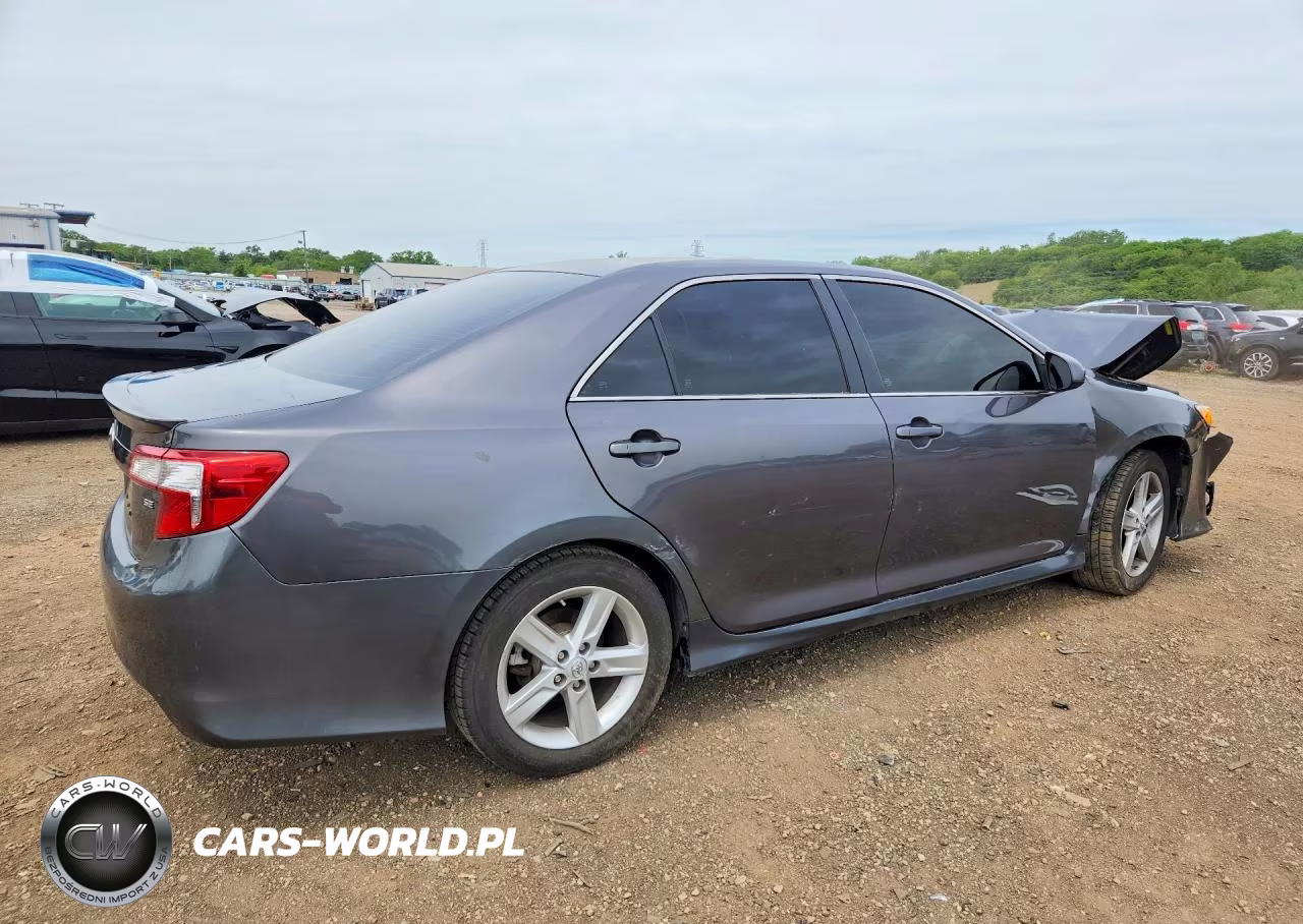2014 Toyota Camry Se VIN:4T1BF1FK2EU339389 - 3