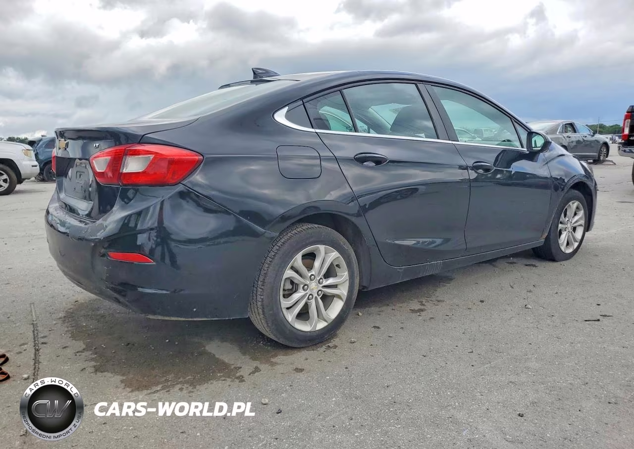 2019 Chevrolet Cruze Lt VIN:1G1BE5SM3K7145964 - 3