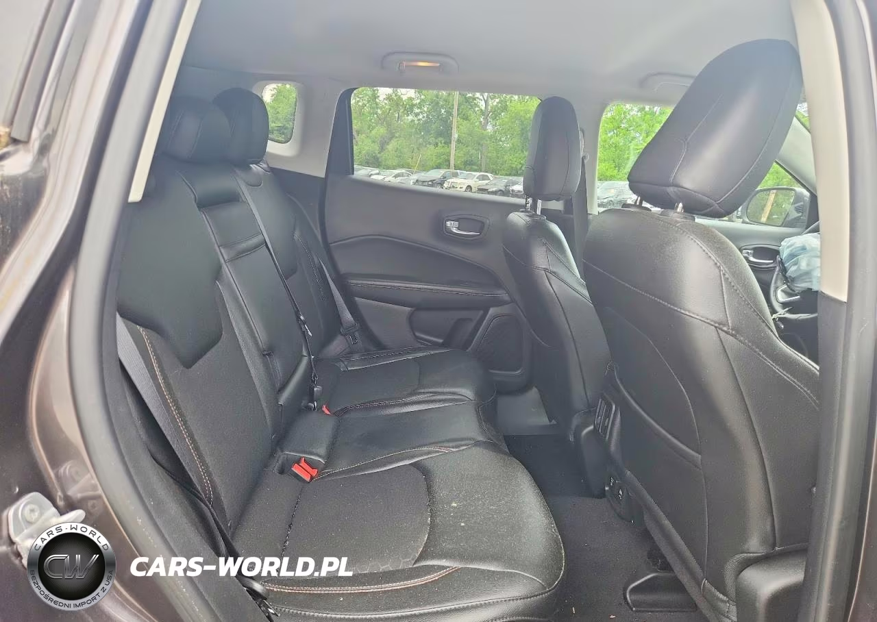 2018 Jeep Compass Latitude VIN:3C4NJDBB2JT434868 - 11