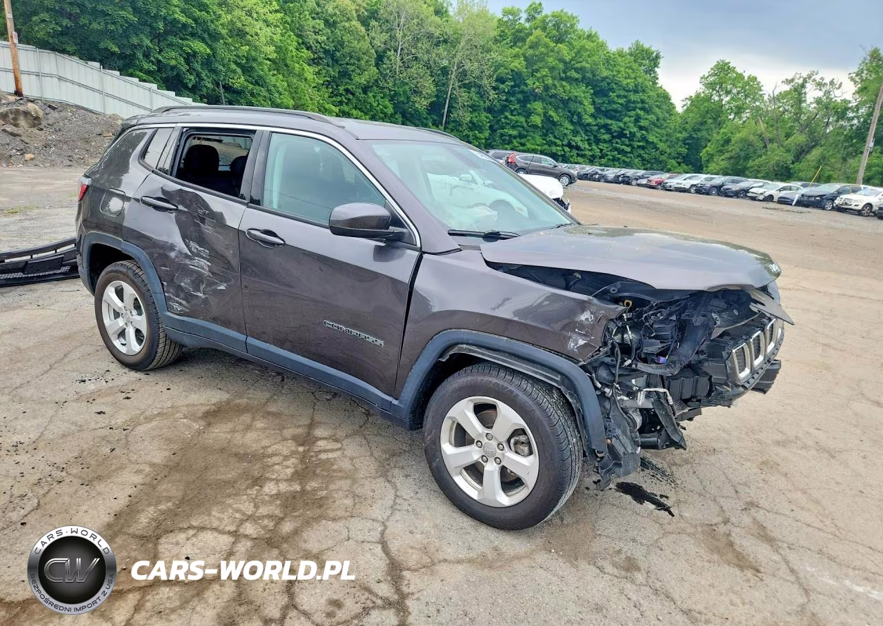 2018 Jeep Compass Latitude VIN:3C4NJDBB2JT434868 - 4
