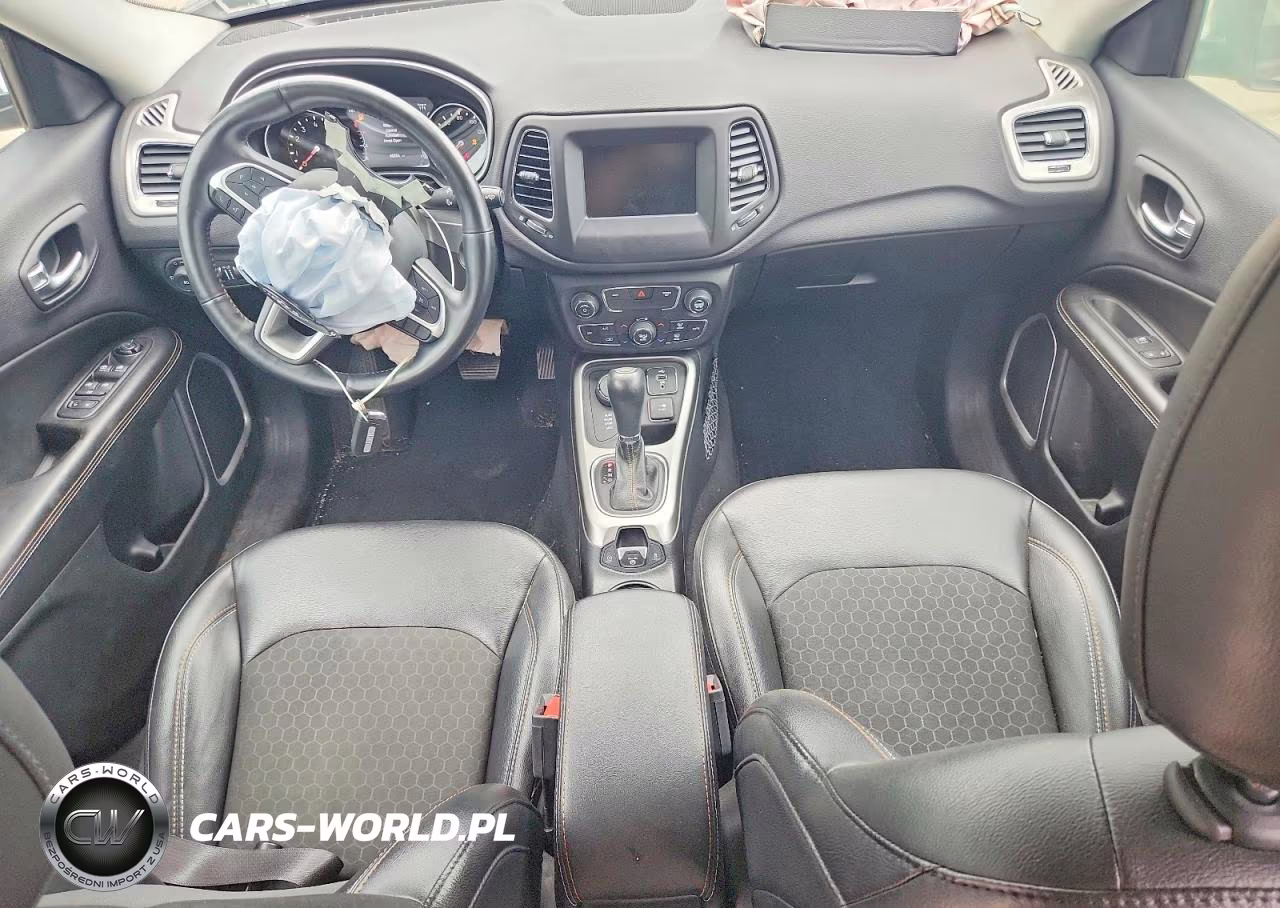 2018 Jeep Compass Latitude VIN:3C4NJDBB2JT434868 - 8