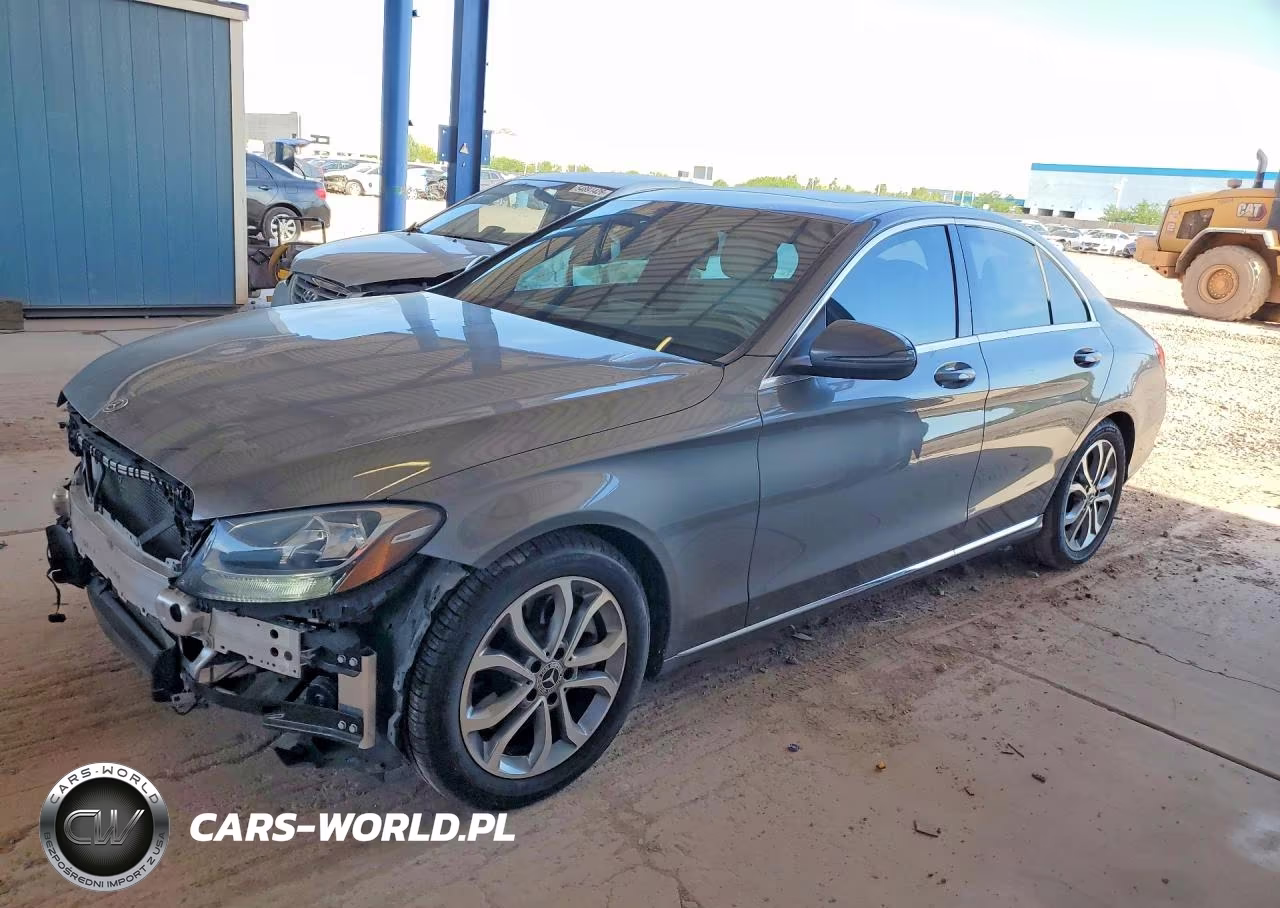 2018 Mercedes-Benz C 300 – zdjęcie 1 z 13