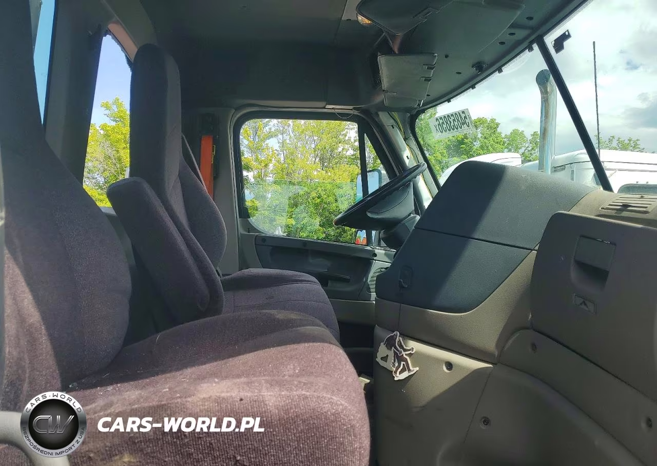2018 Freightliner Cascadia 125 Semi Truck VIN:3AKJGEDV4JSJM8510 - 5