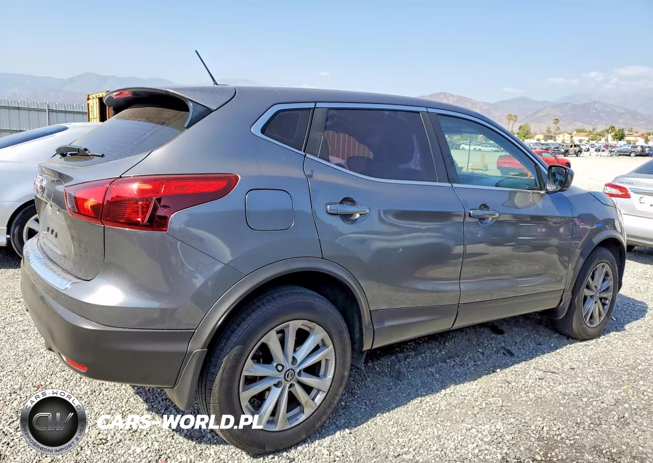 2019 Nissan Rogue Sport S VIN:JN1BJ1CP8KW235981 - 3