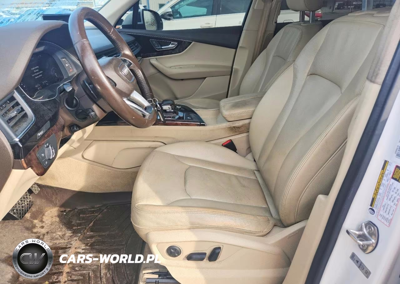 2017 Audi Q7 VIN:WA1LAAF78HD044461 - 7