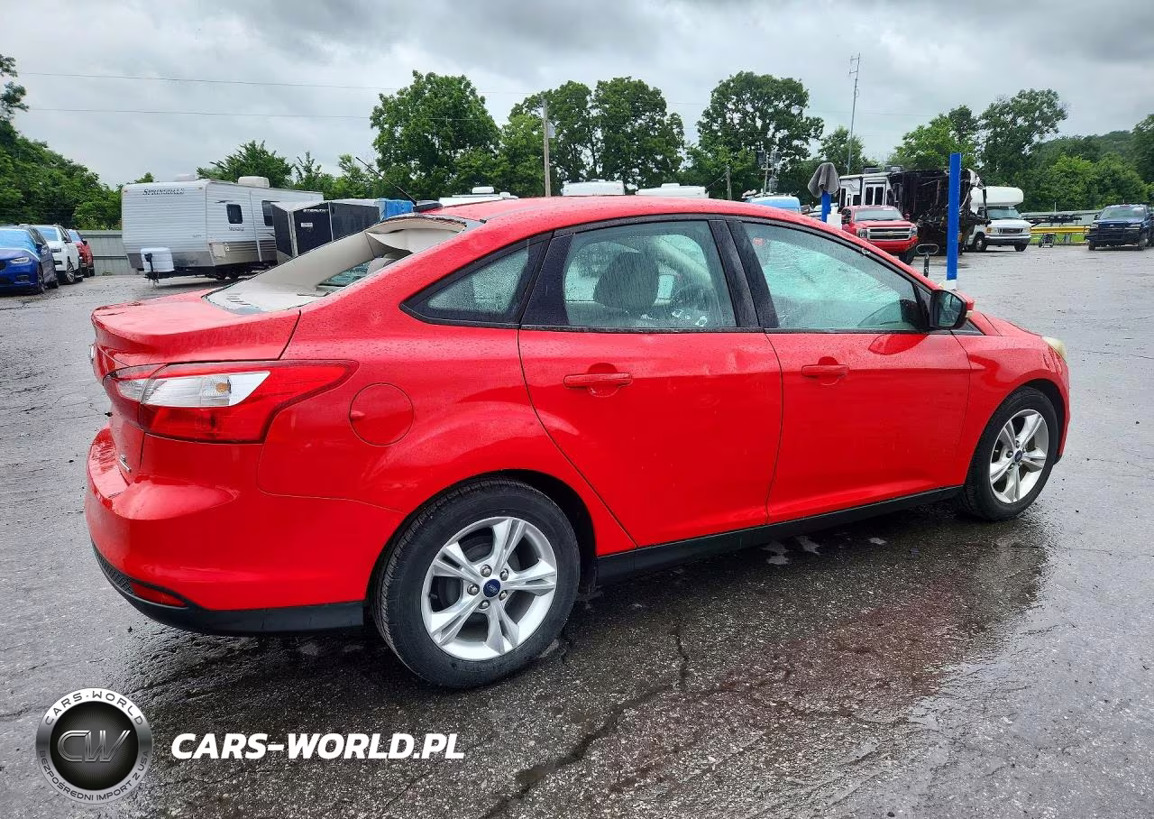 2014 Ford Focus Se VIN:1FADP3F2XEL373453 - 3