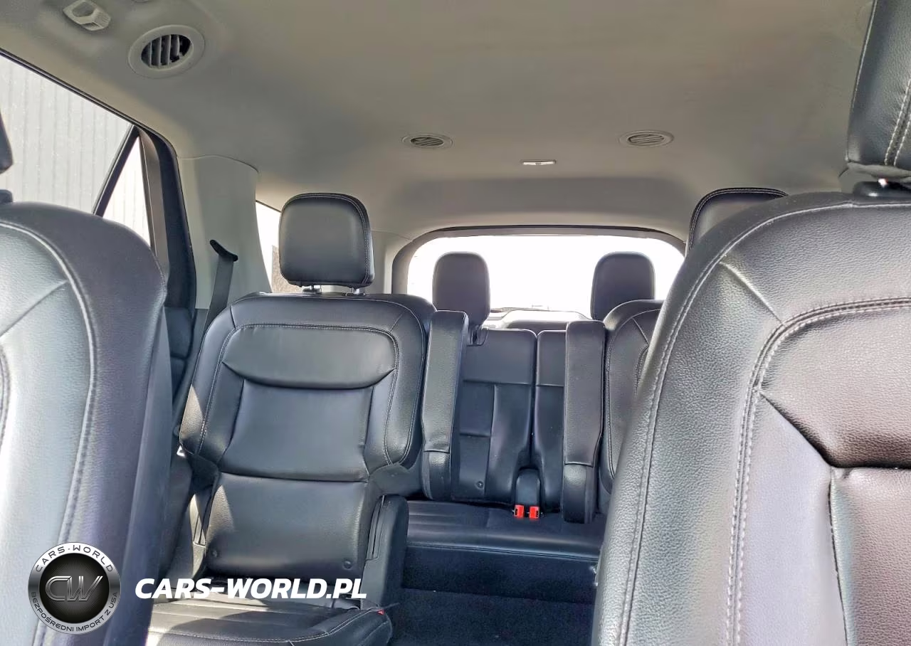 2020 Ford Explorer Xlt VIN:1FMSK8DH5LGC20274 - 10