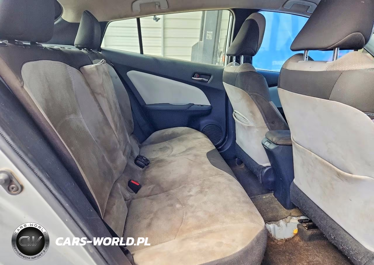 2019 Toyota Prius Le VIN:JTDKARFUXK3077447 - 10