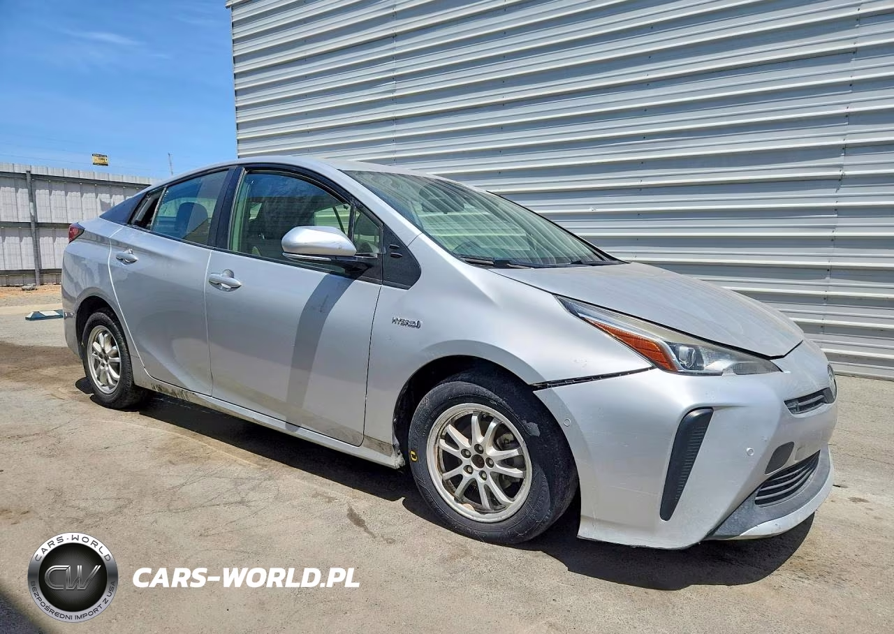 2019 Toyota Prius Le VIN:JTDKARFUXK3077447 - 4
