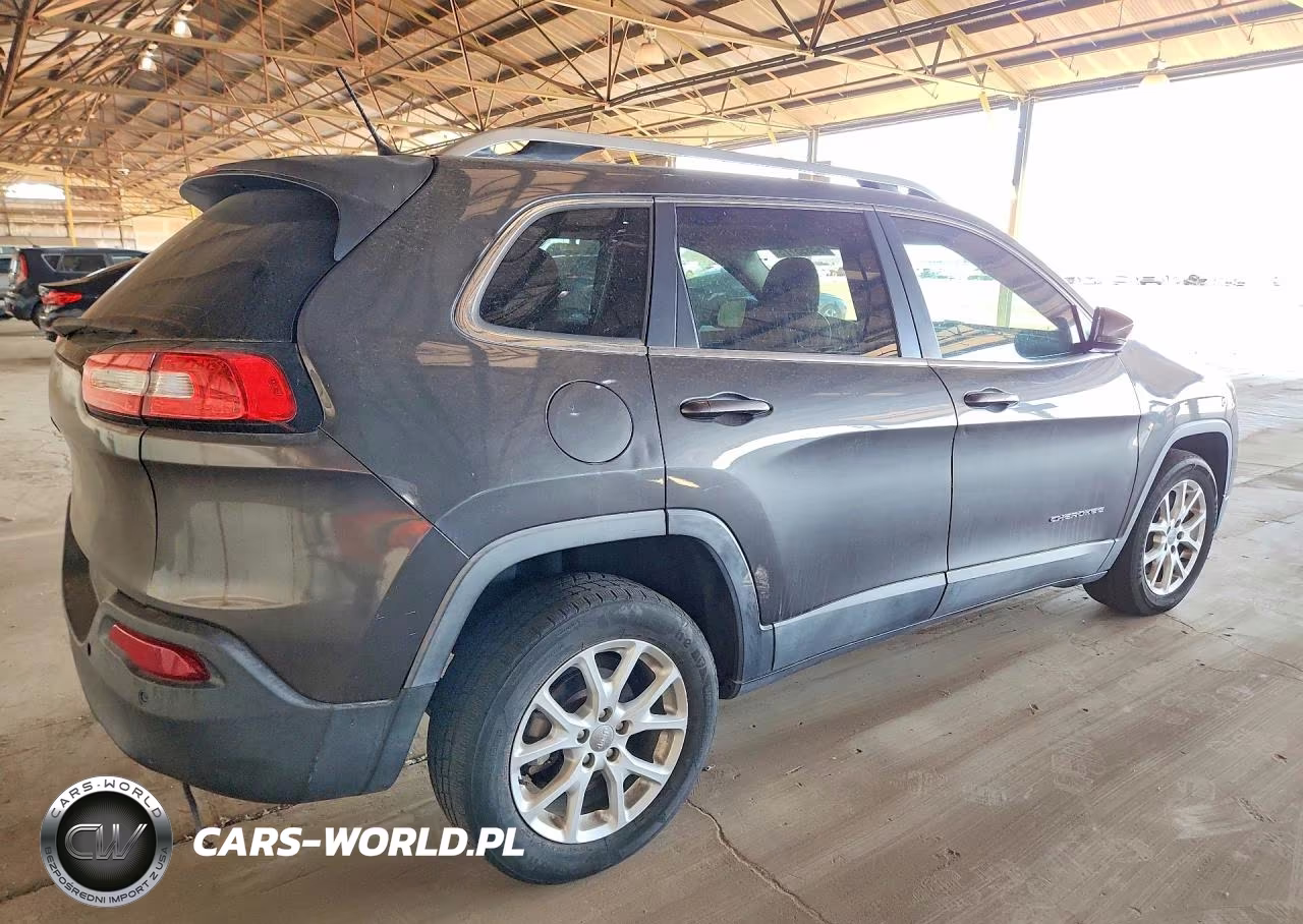 2015 Jeep Cherokee Latitude VIN:1C4PJLCB7FW560288 - 3
