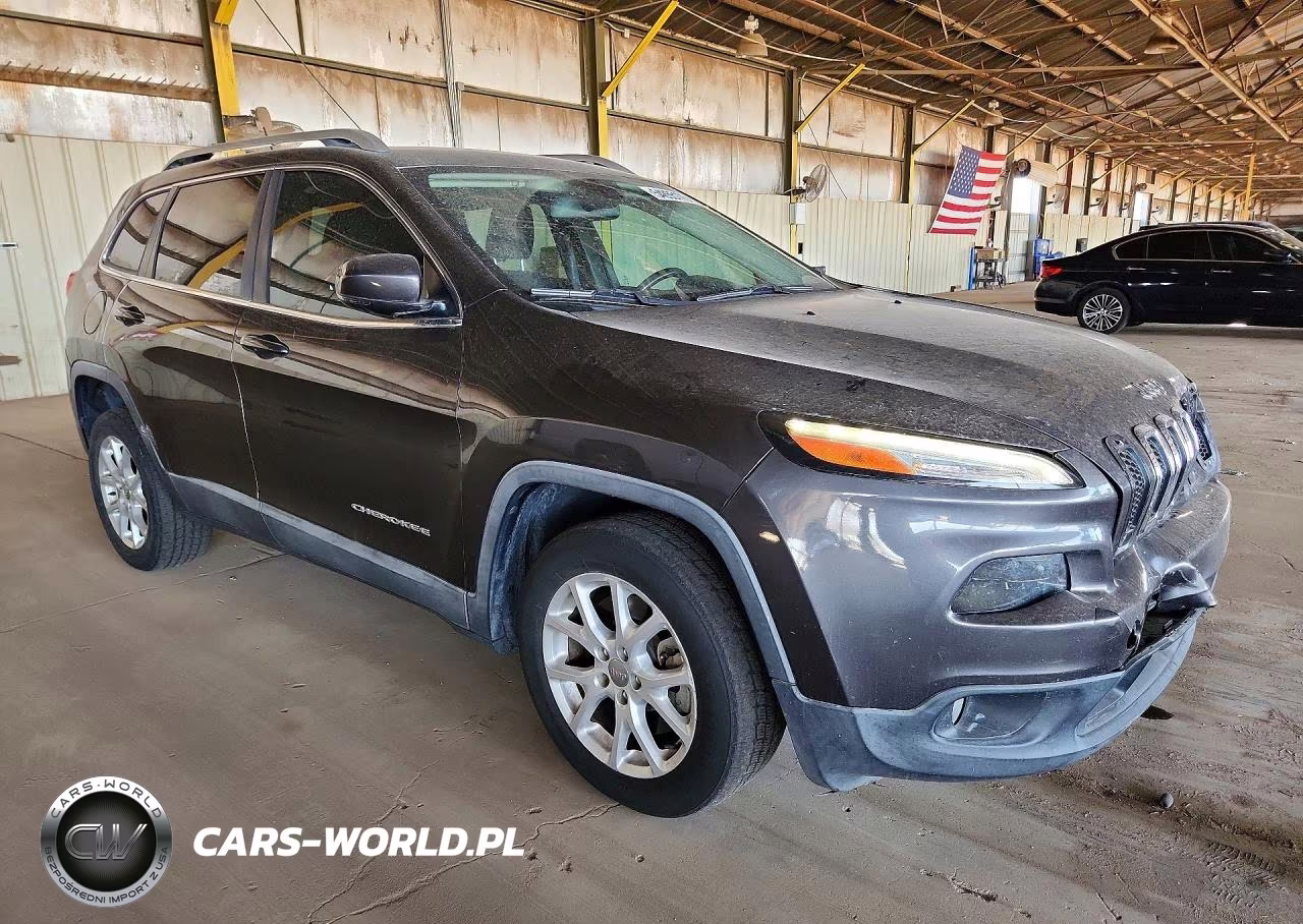 2015 Jeep Cherokee Latitude VIN:1C4PJLCB7FW560288 - 4
