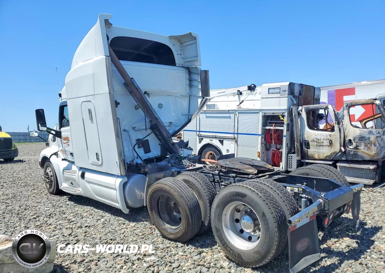 2015 Peterbilt 579 VIN:1XPBD49X9FD276861 - 3